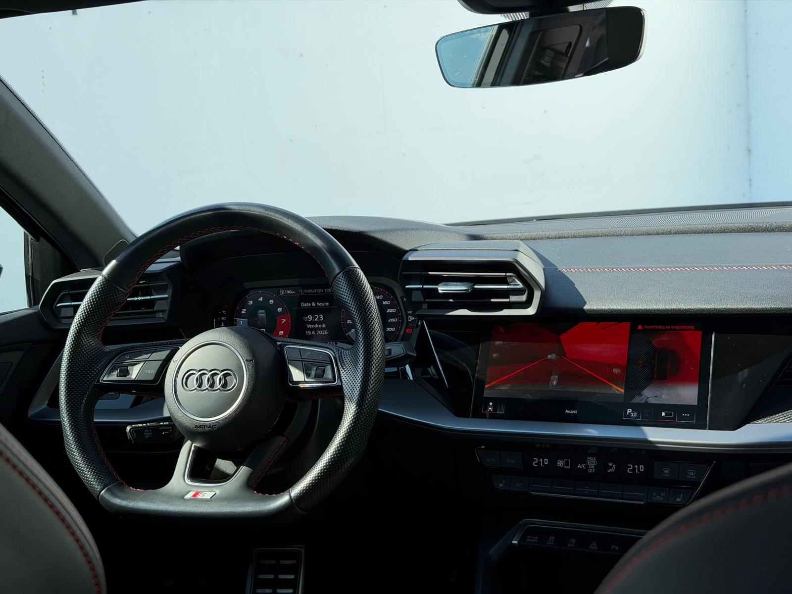 AUDI S3 Sportback 2.0 TFSI quattro S-tronic-image-10