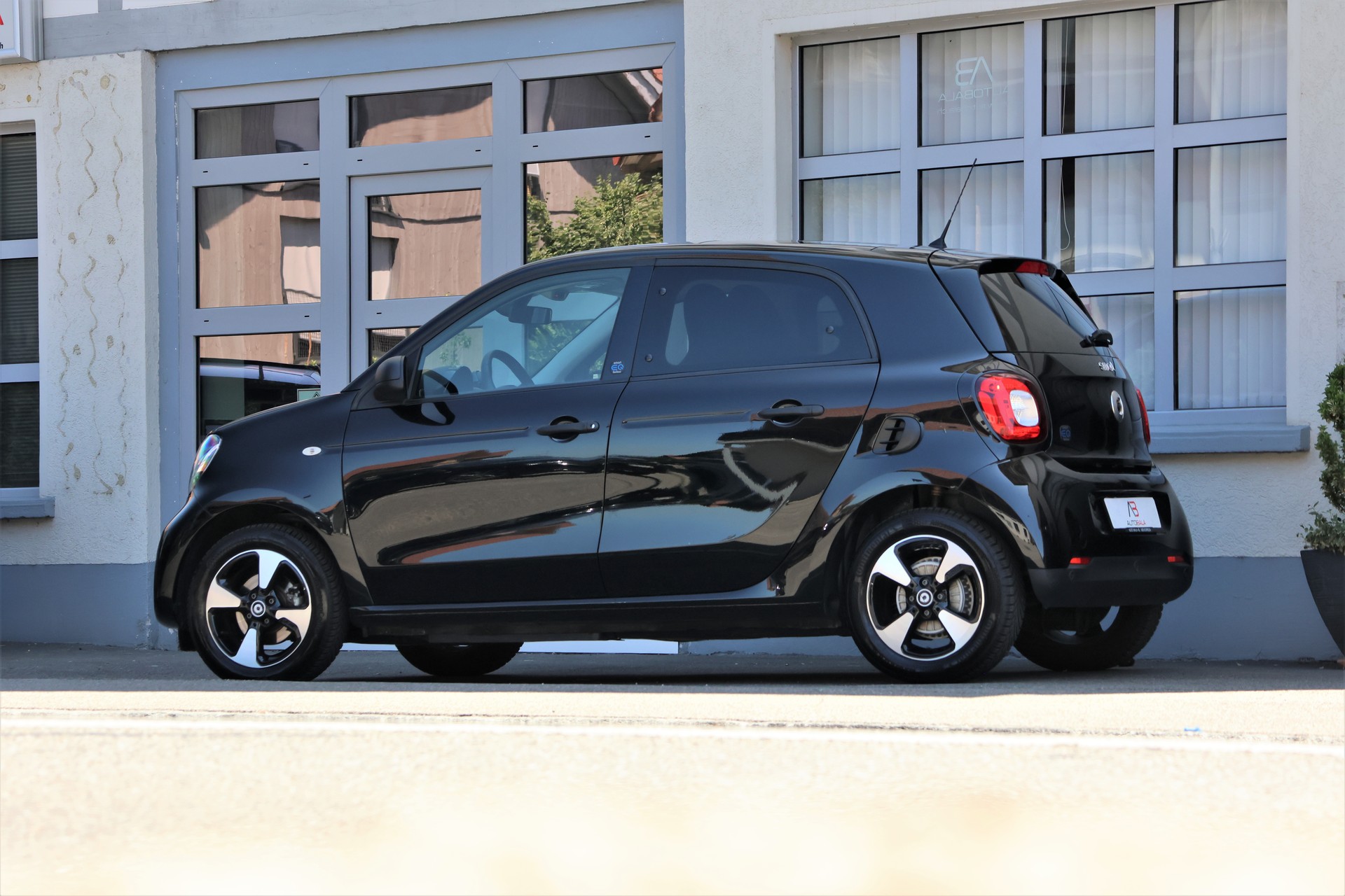 SMART forfour EQ passion (CH)-showroom-element-3