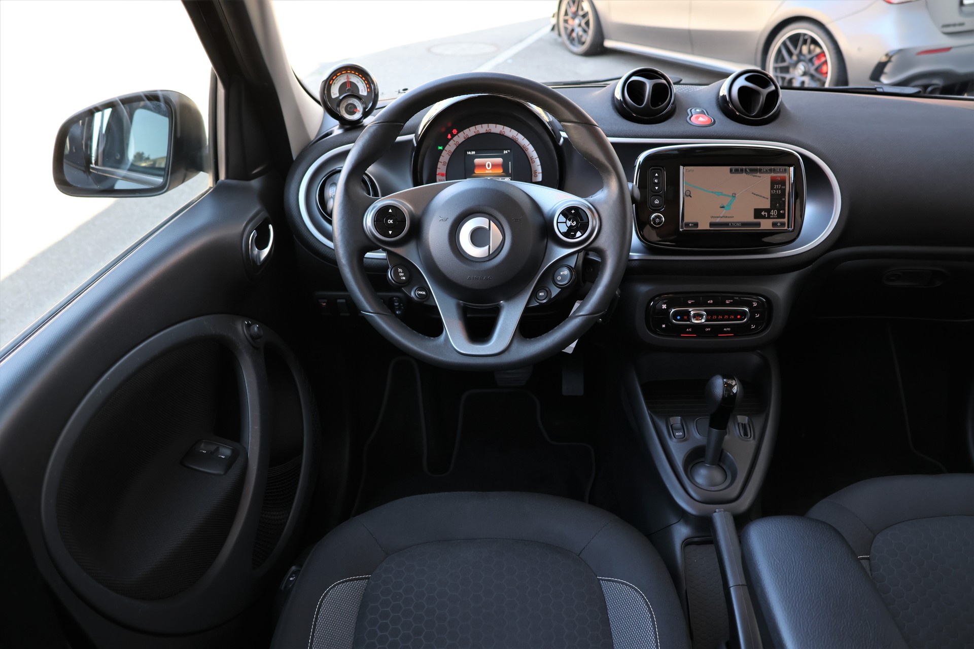SMART forfour EQ passion (CH)-image-12