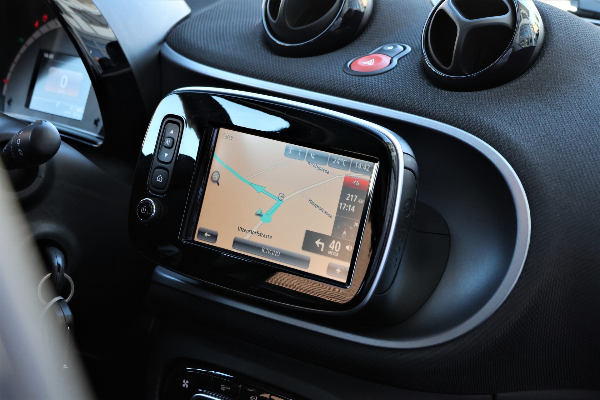 SMART forfour EQ passion (CH)-image-18