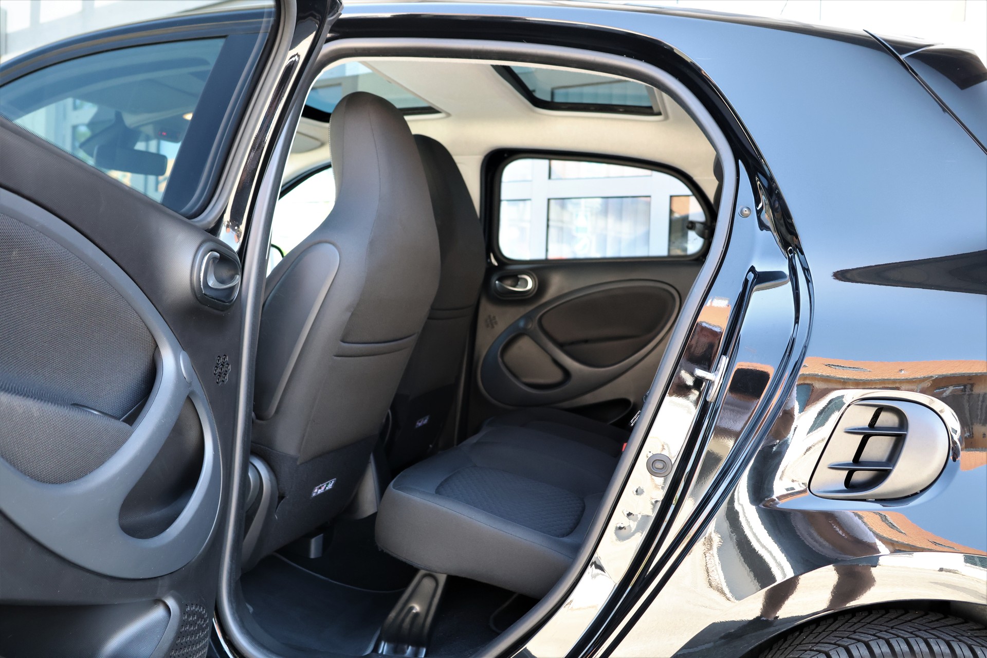 SMART forfour EQ passion (CH)-image-11