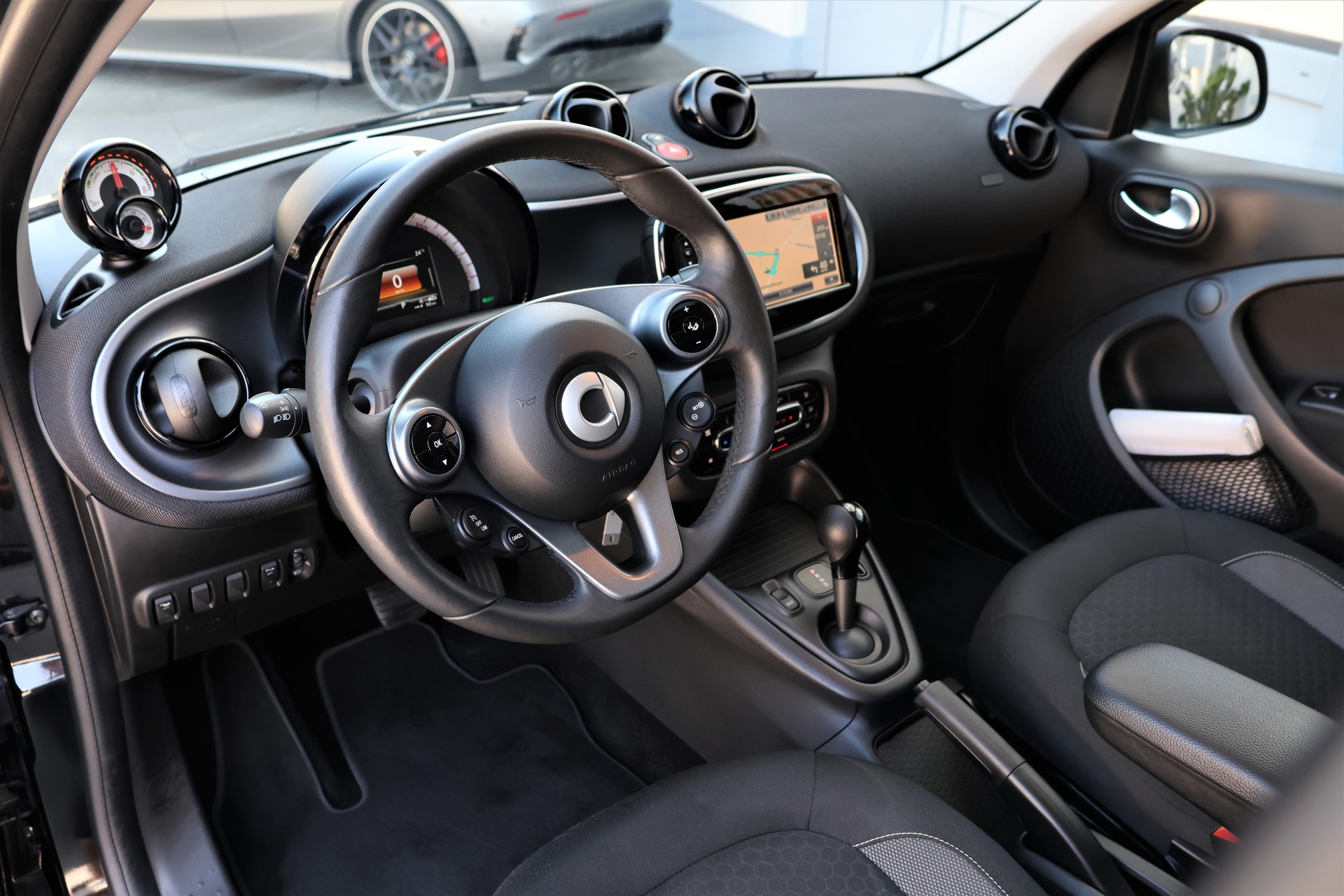 SMART forfour EQ passion (CH)-image-8