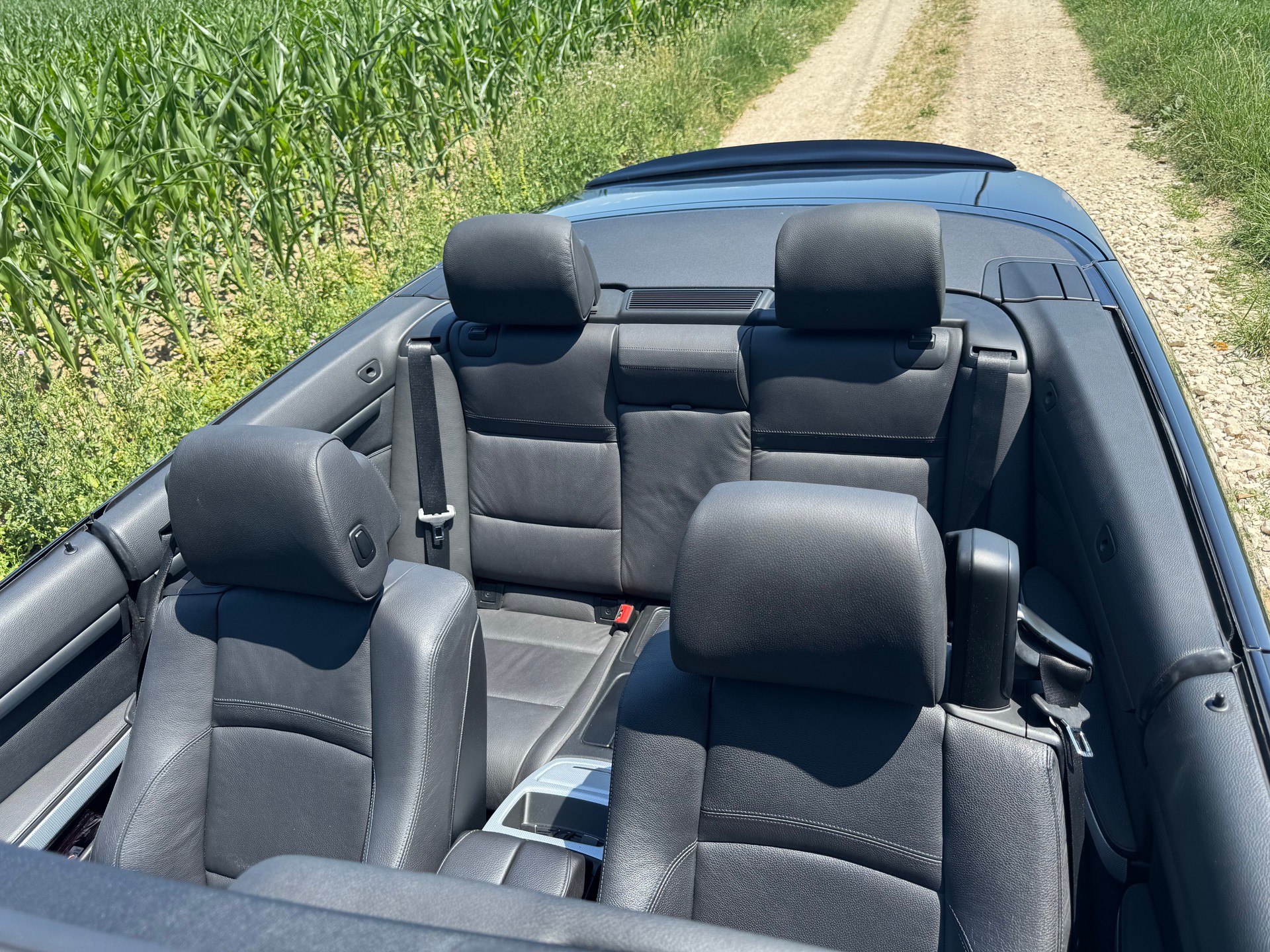 BMW 335i e93-image-1