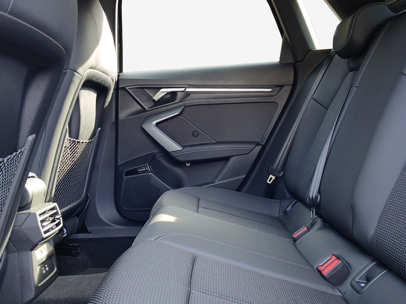 AUDI A3 Sportback 35 TFSI S line Attraction S-tronic-image-11