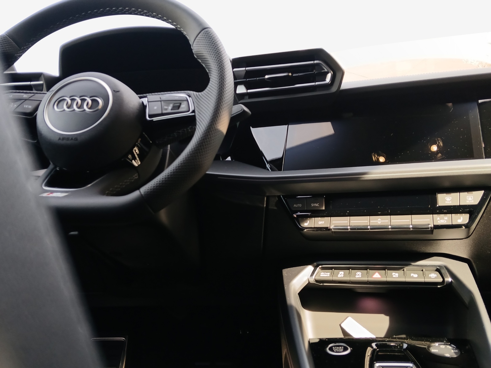 AUDI A3 Sportback 35 TFSI S line Attraction S-tronic-image-8