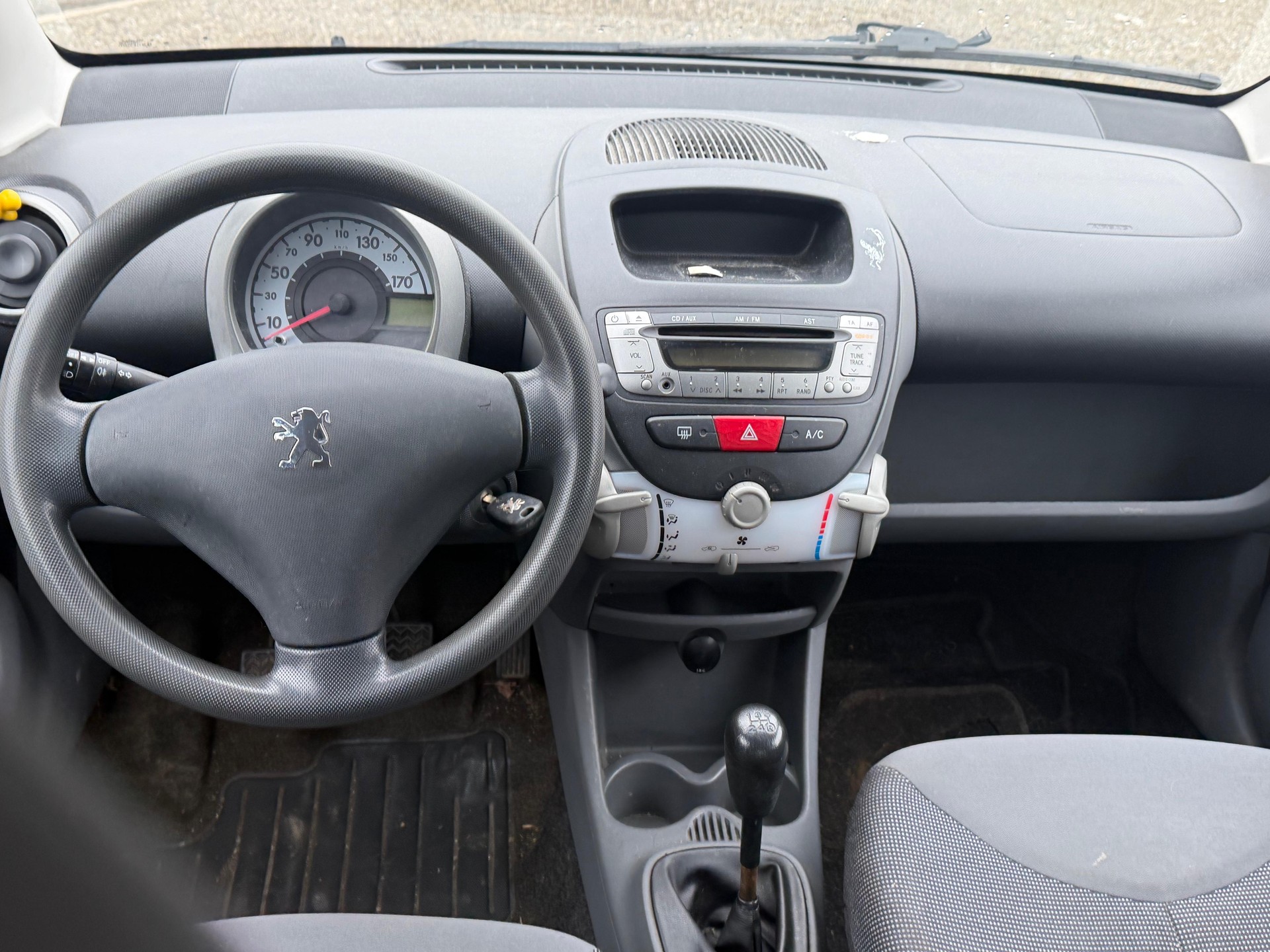 PEUGEOT 107 1.0-image-4