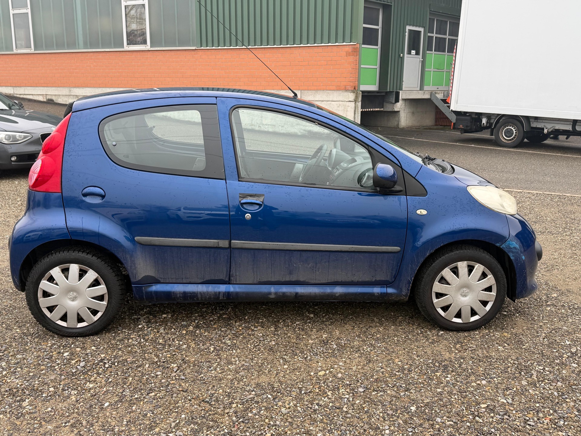 PEUGEOT 107 1.0-image-9