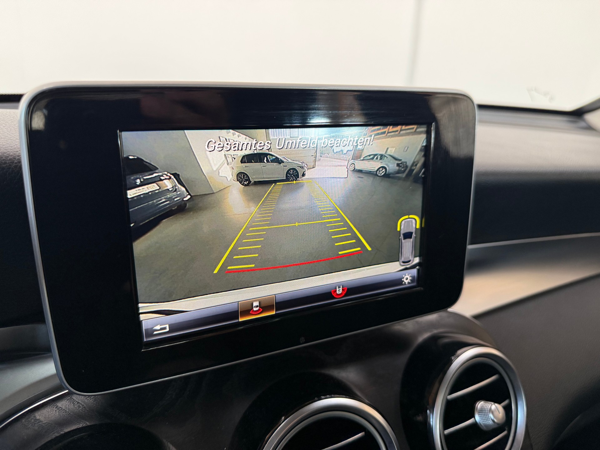 MERCEDES-BENZ GLC 250 d AMG Line 4Matic 9G-Tronic-image-20