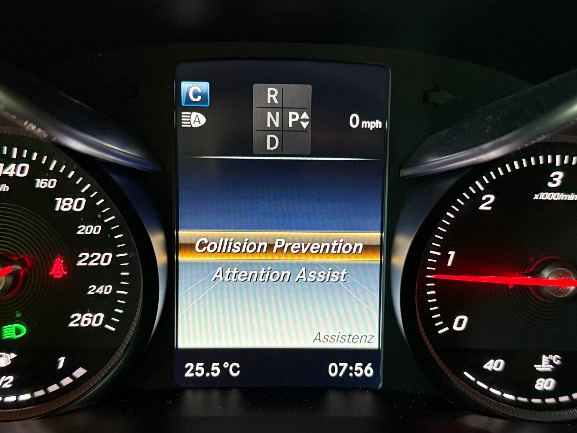 MERCEDES-BENZ GLC 250 d AMG Line 4Matic 9G-Tronic-image-15