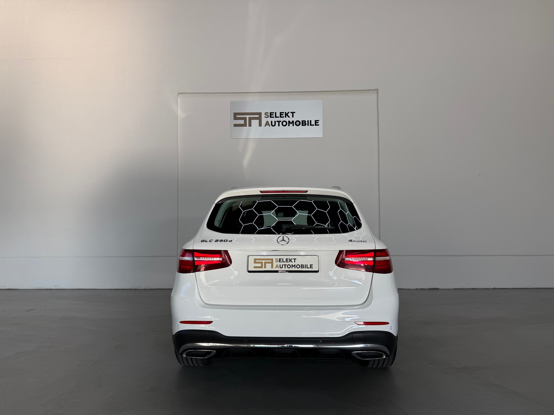 MERCEDES-BENZ GLC 250 d AMG Line 4Matic 9G-Tronic-image-4