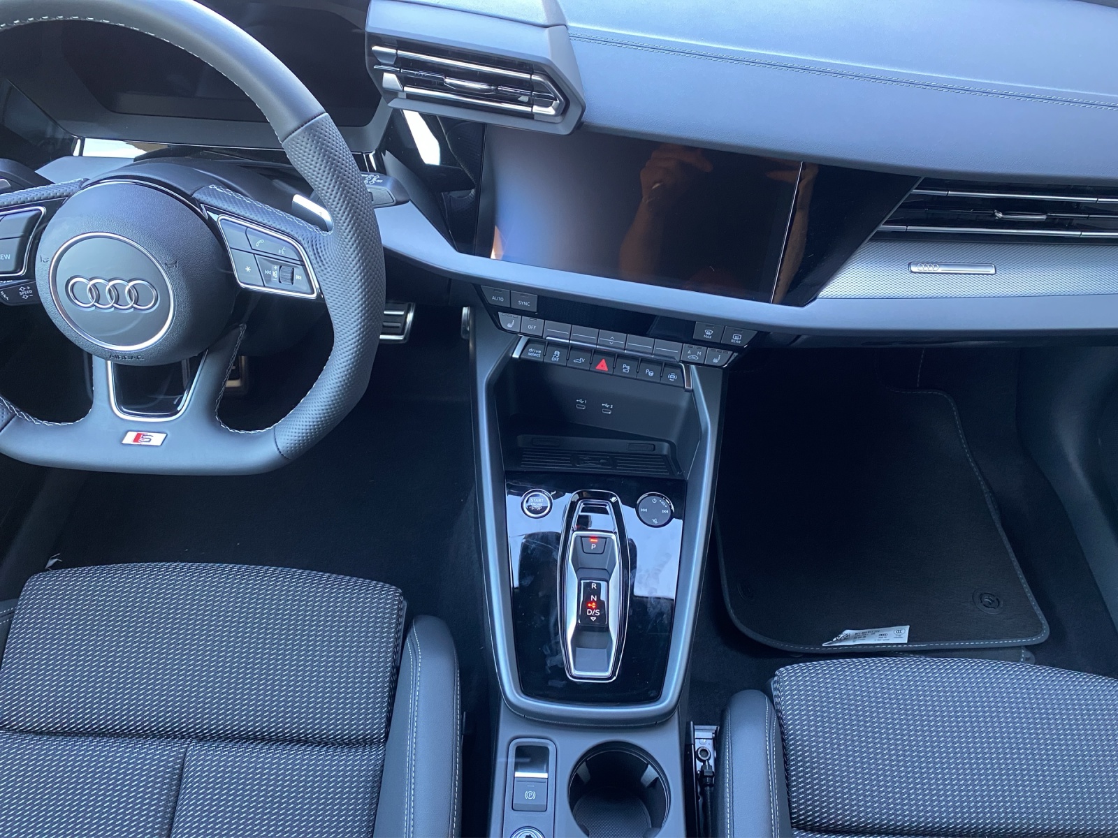 AUDI A3 Sportback TFSI e 200 kW S line Attraction S tronic-image-10