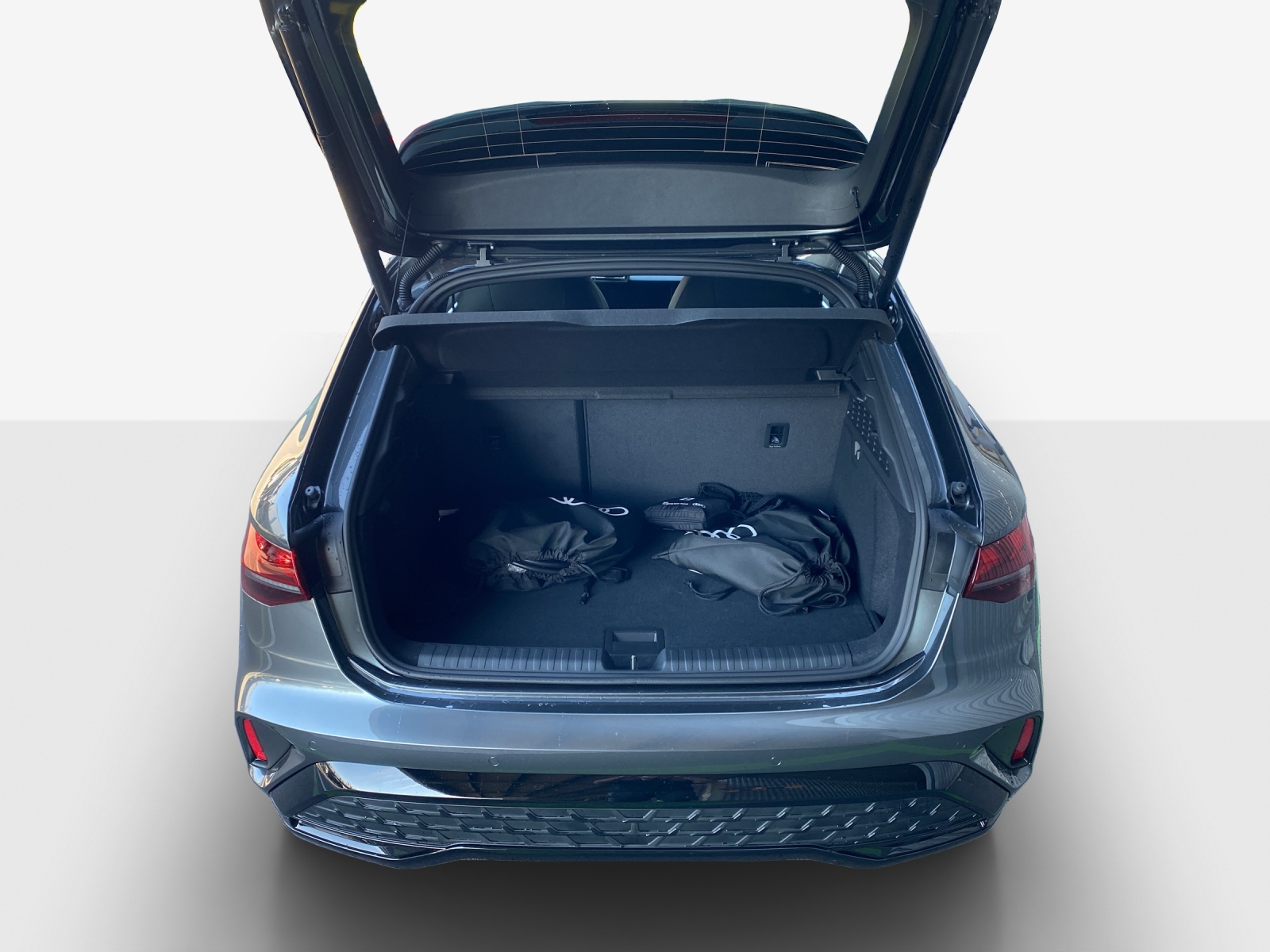 AUDI A3 Sportback TFSI e 200 kW S line Attraction S tronic-image-12