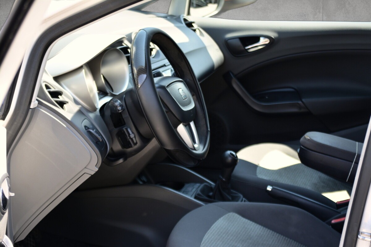 SEAT Ibiza 1.6 Style-image-7