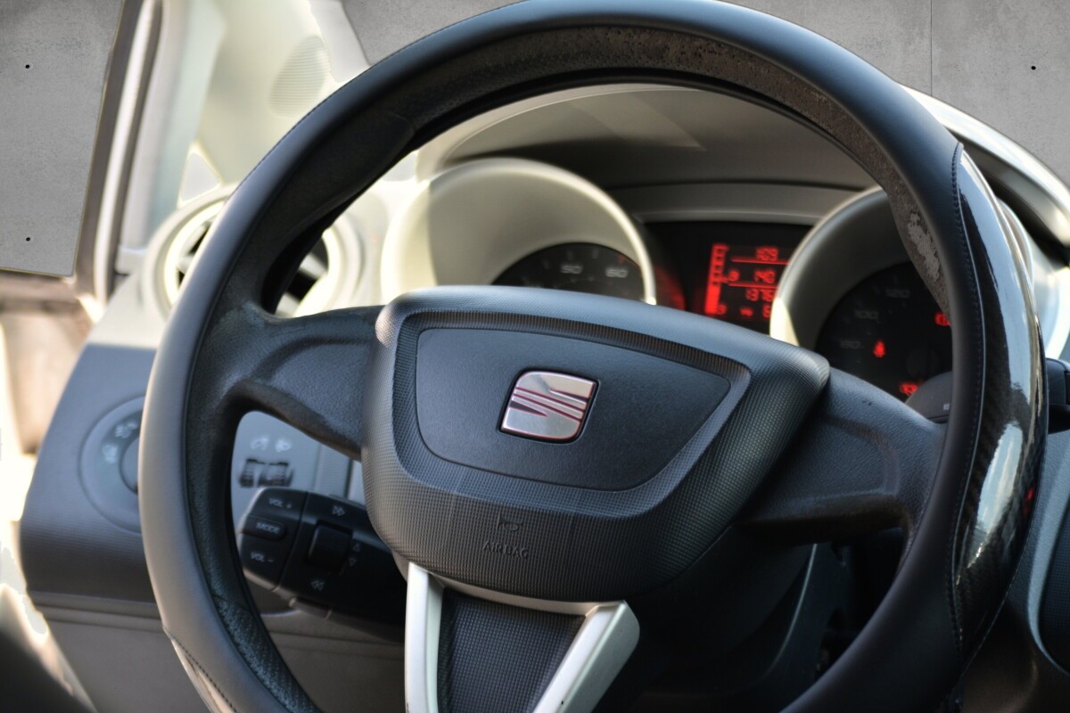 SEAT Ibiza 1.6 Style-image-10
