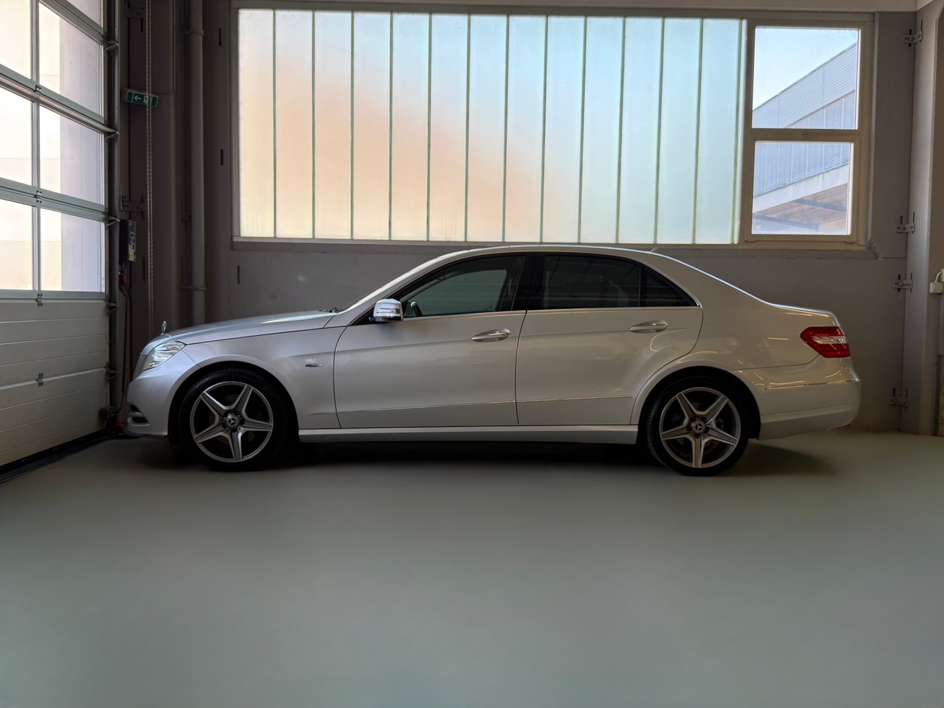 MERCEDES-BENZ E 350 CDI BlueEfficiency Avantgarde 7G-Tronic-image-4