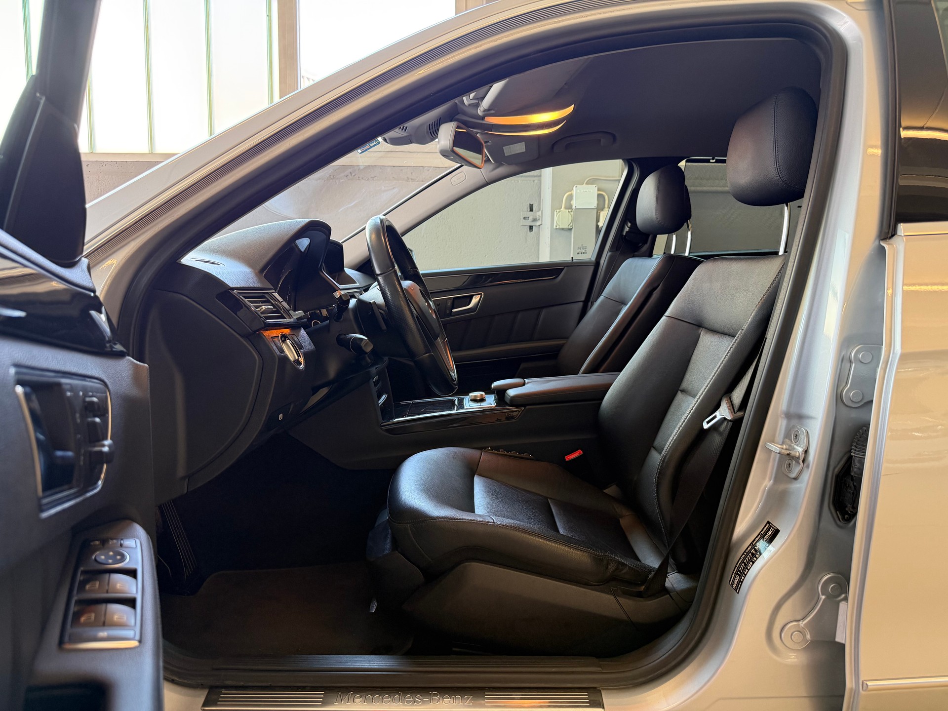 MERCEDES-BENZ E 350 CDI BlueEfficiency Avantgarde 7G-Tronic-image-9