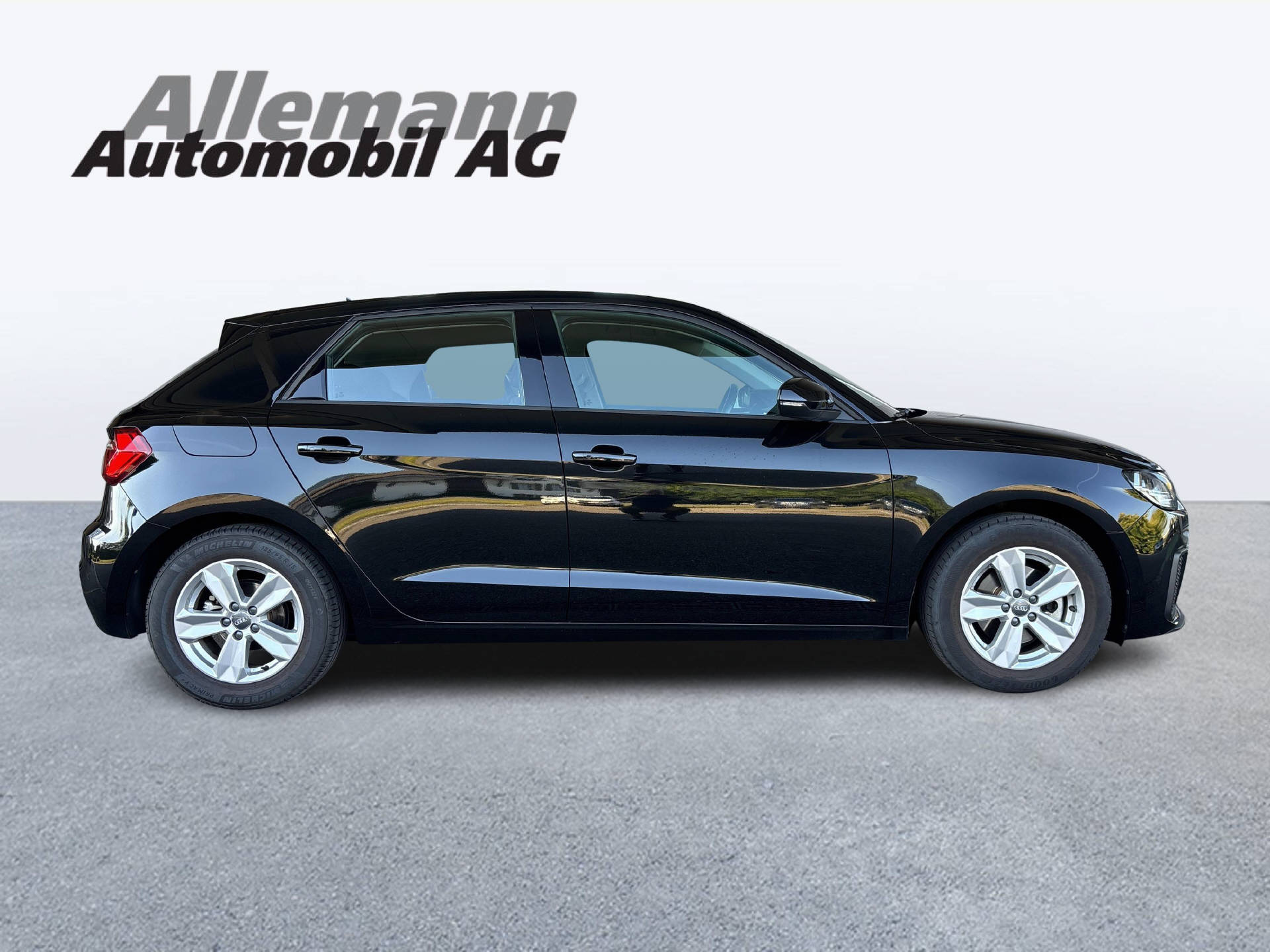 AUDI A1 Sportback 1.0 30 TFSI-image-5
