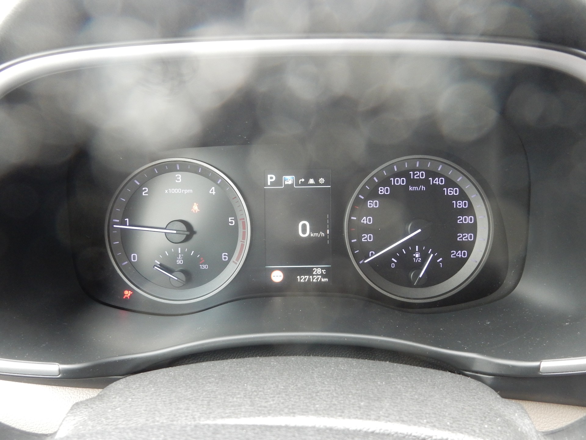HYUNDAI Tucson 1.6 CRDI Amplia 2WD DCT-image-7
