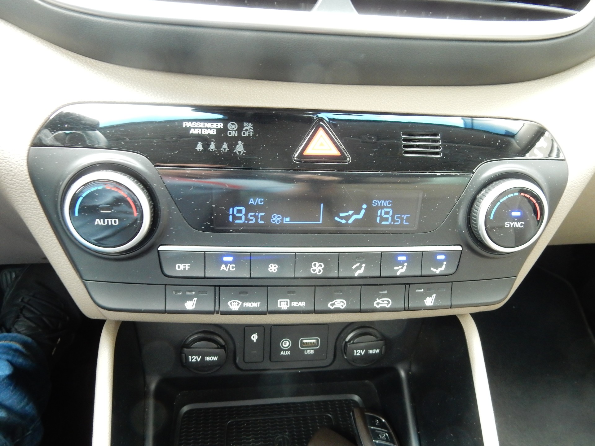 HYUNDAI Tucson 1.6 CRDI Amplia 2WD DCT-image-12