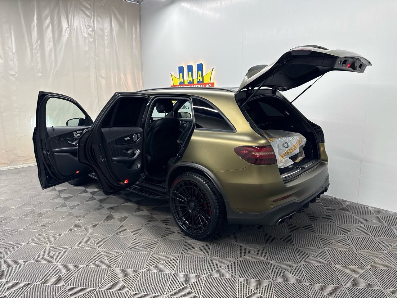 MERCEDES-BENZ GLC 63 S AMG 4Matic+ 9G-Tronic-image-15