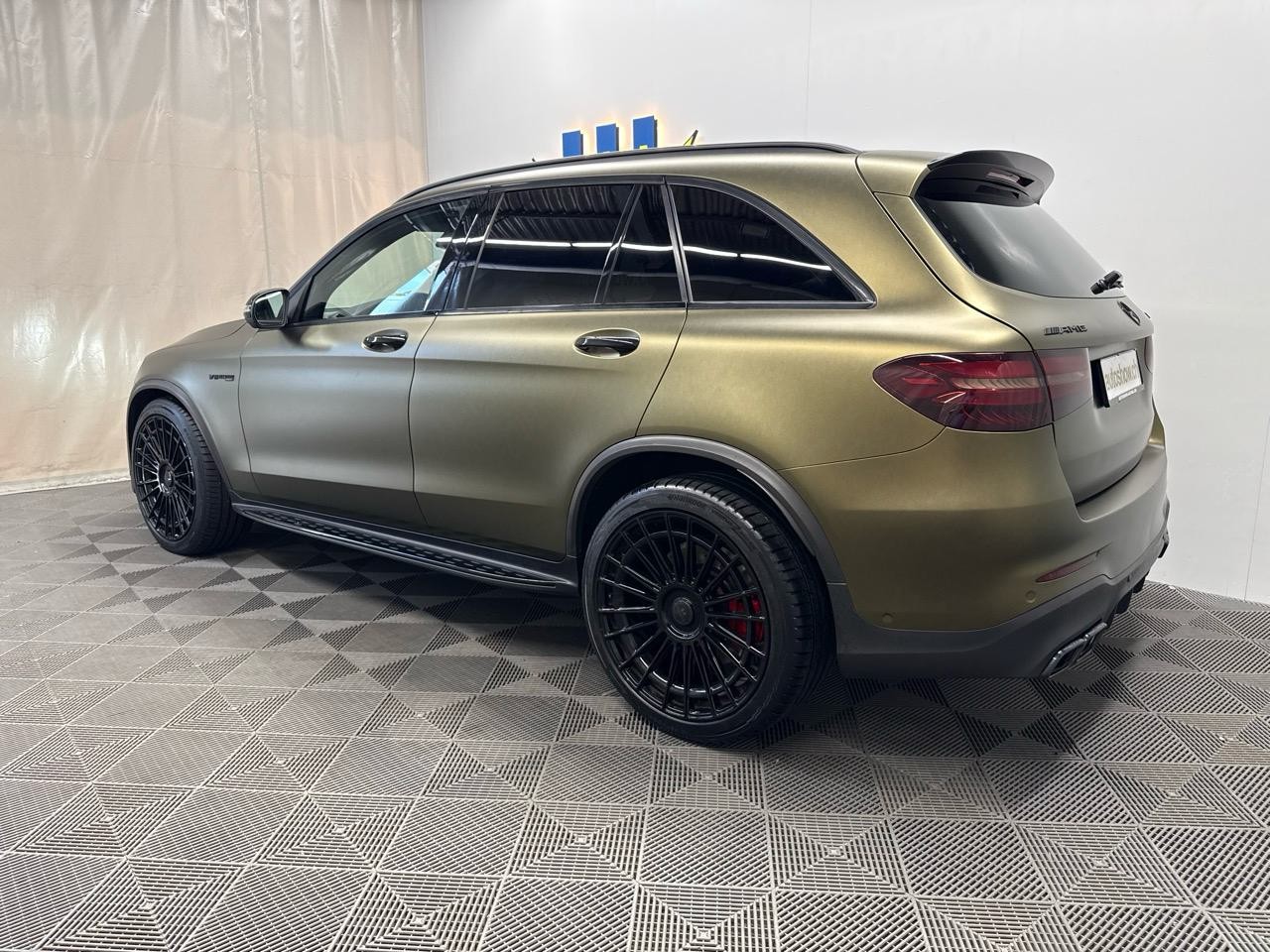 MERCEDES-BENZ GLC 63 S AMG 4Matic+ 9G-Tronic-showroom-element-1