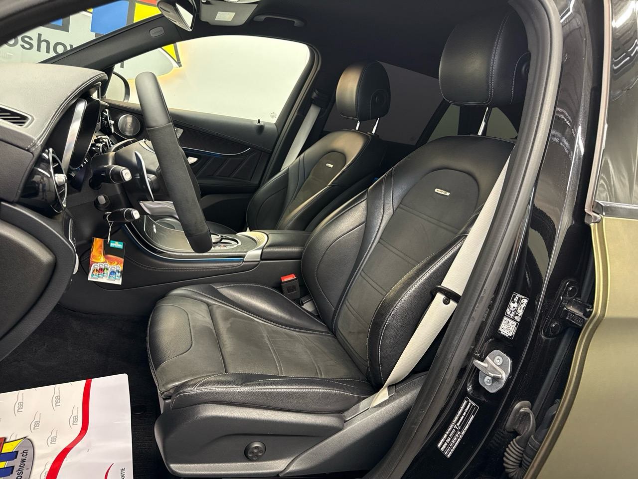 MERCEDES-BENZ GLC 63 S AMG 4Matic+ 9G-Tronic-showroom-element-3