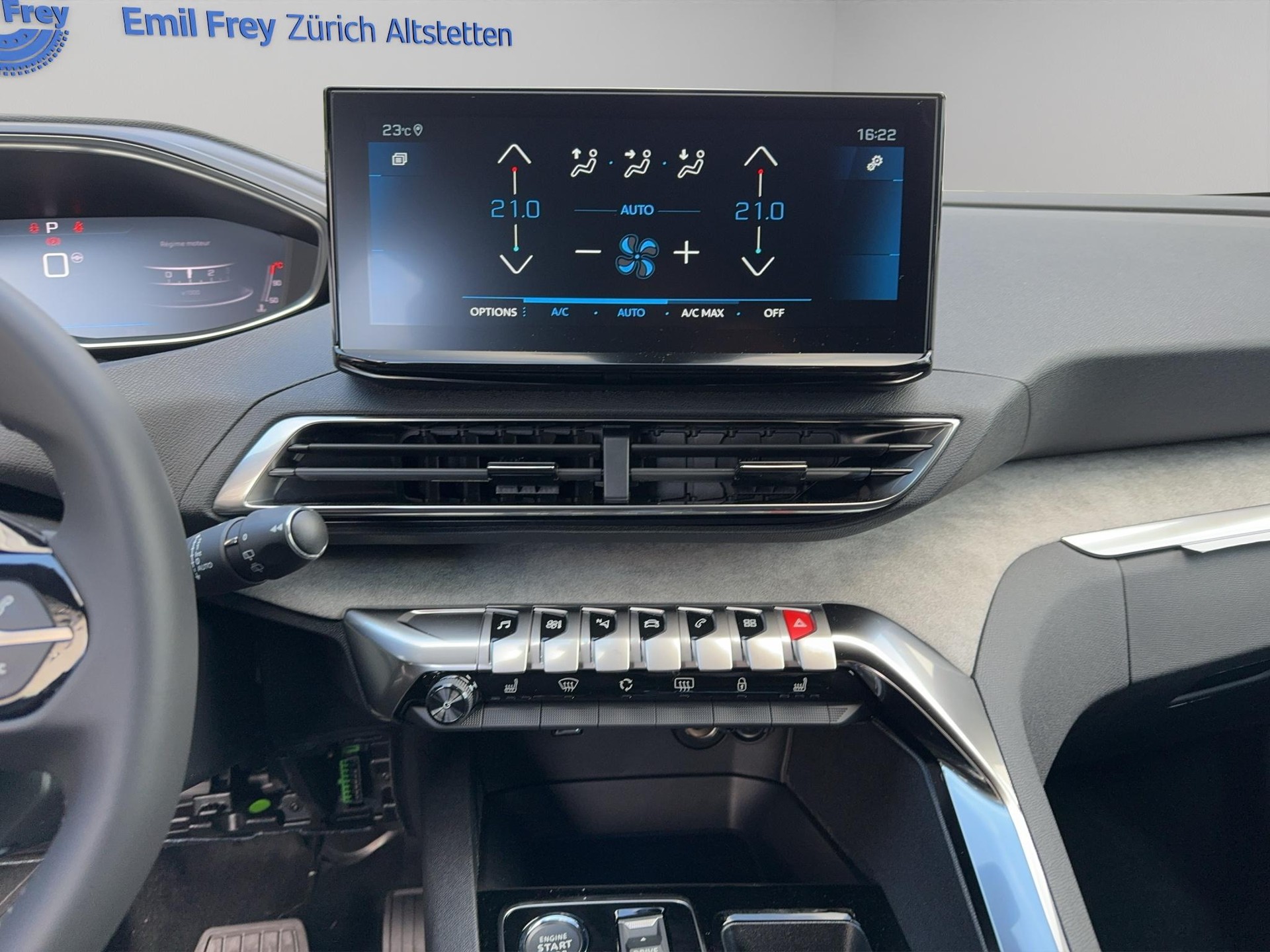 PEUGEOT 5008 1.2 Hybrid Allure Pack-image-10
