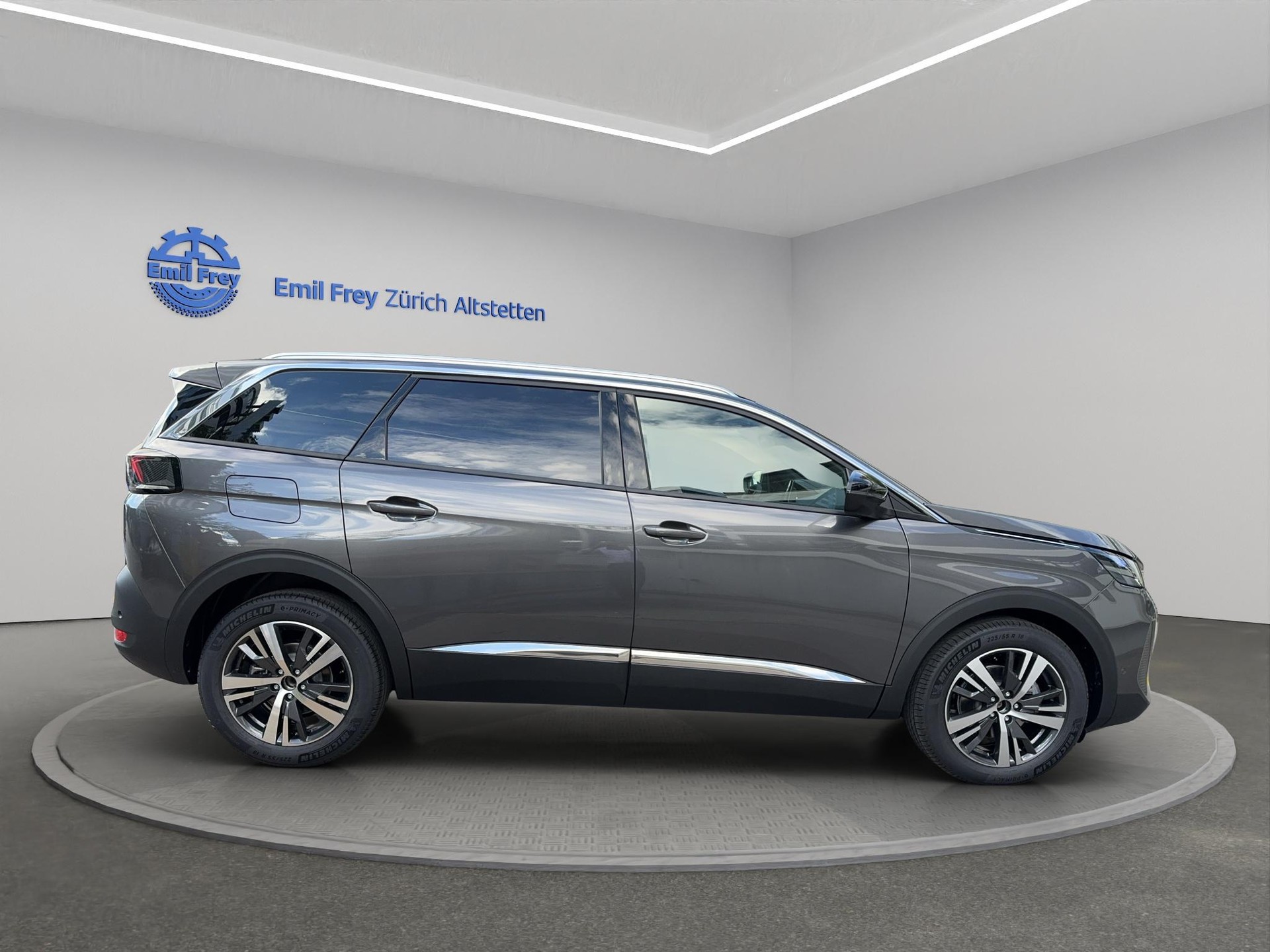 PEUGEOT 5008 1.2 Hybrid Allure Pack-image-3