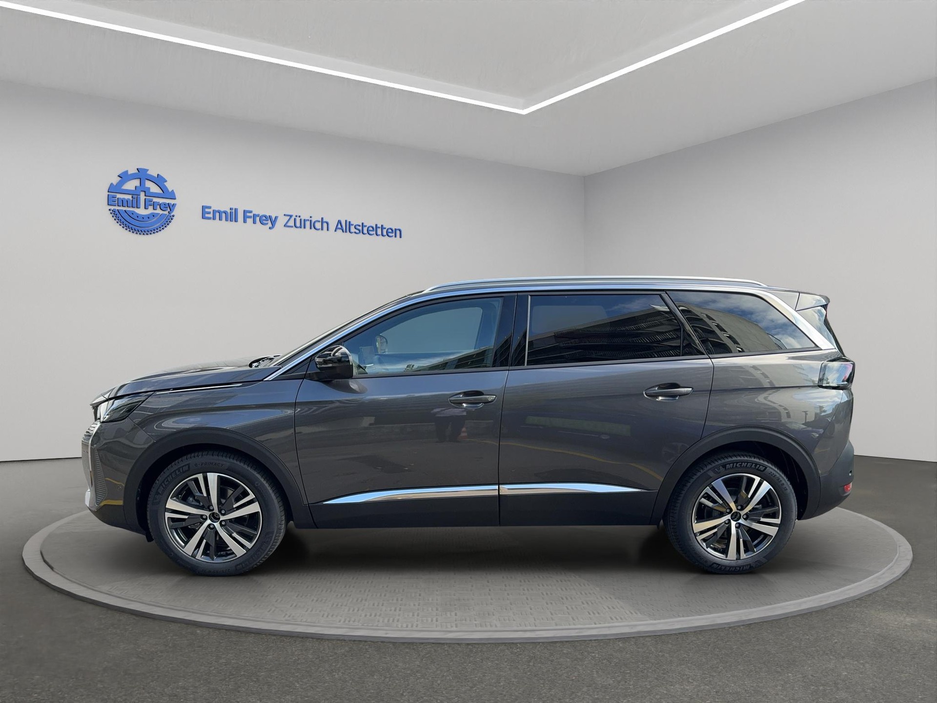 PEUGEOT 5008 1.2 Hybrid Allure Pack-image-4