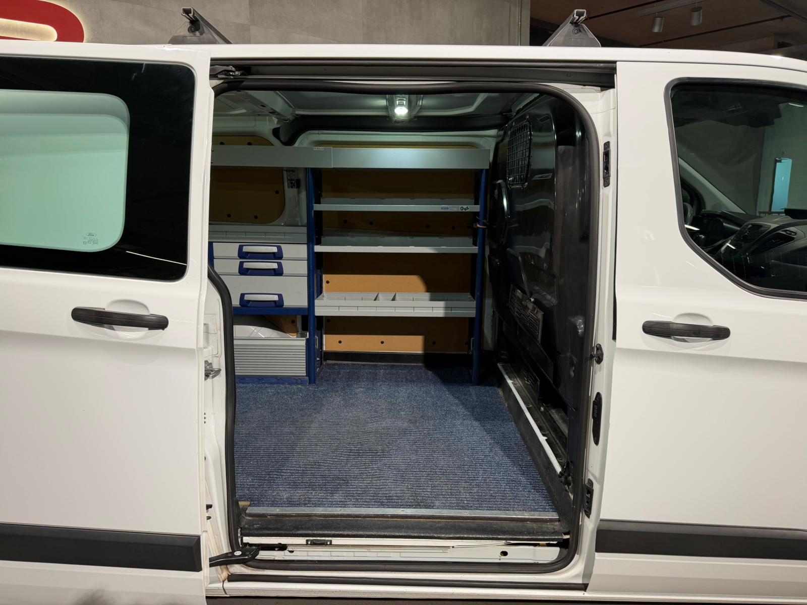 FORD Transit Custom Van 250 L1H1 Startup-image-14