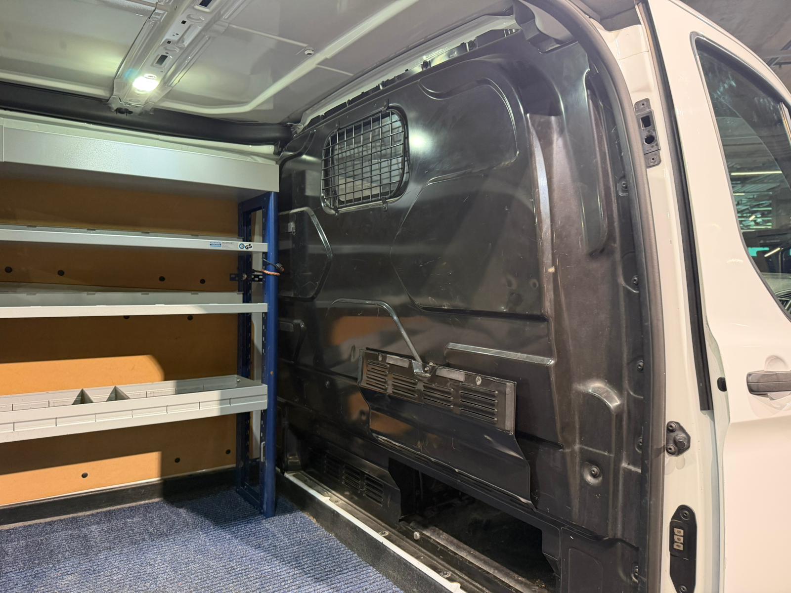 FORD Transit Custom Van 250 L1H1 Startup-image-15