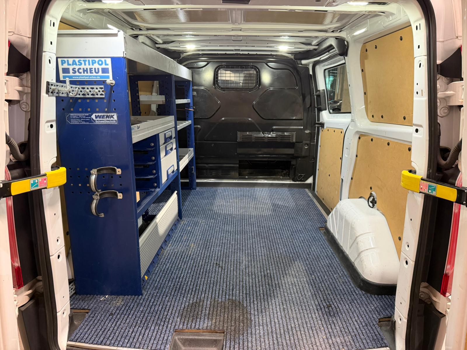 FORD Transit Custom Van 250 L1H1 Startup-image-11