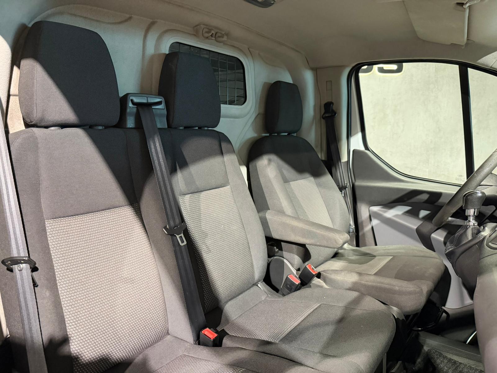 FORD Transit Custom Van 250 L1H1 Startup-image-19
