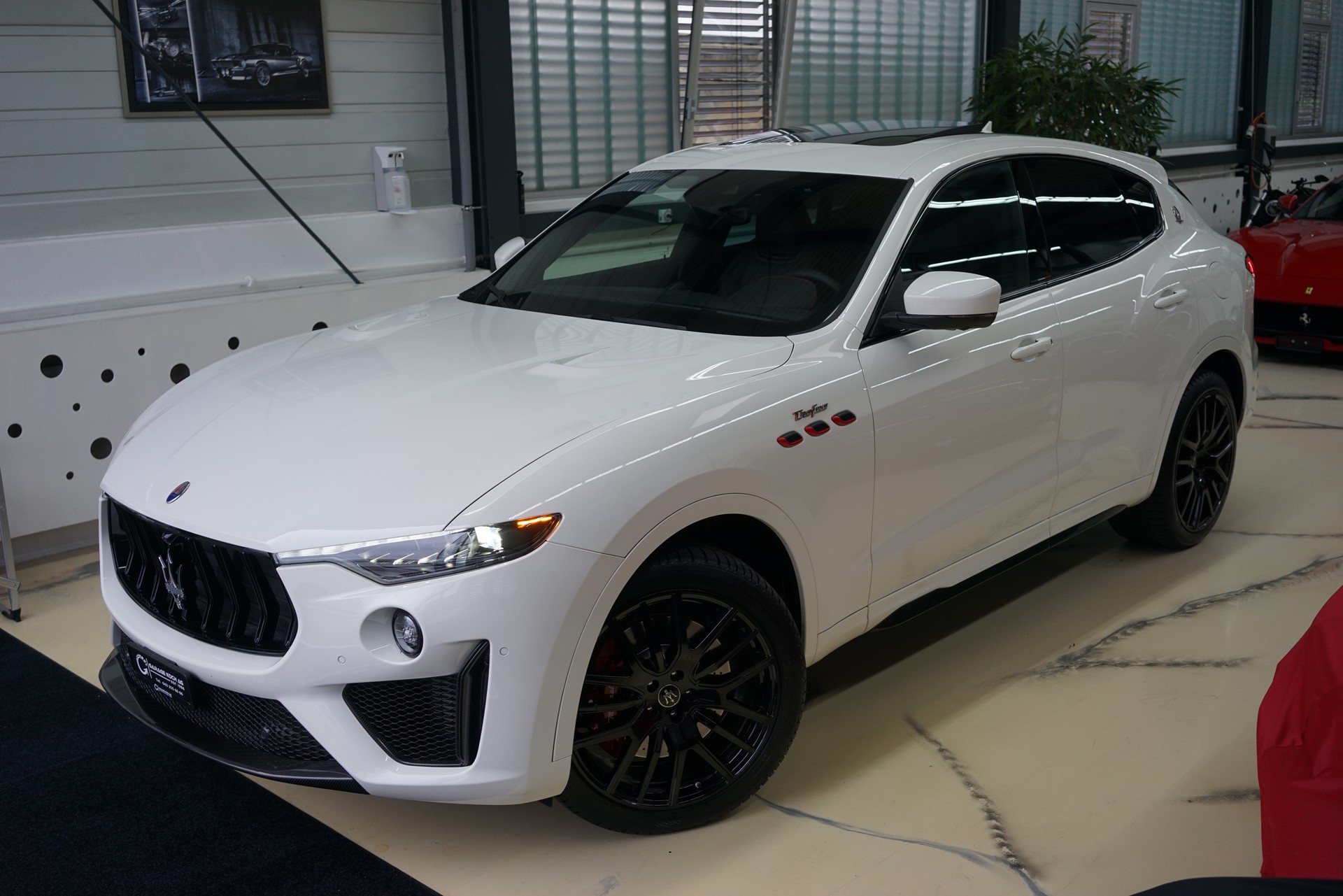 MASERATI Levante 3.8 V8 Trofeo Q4 Automatica-image-2