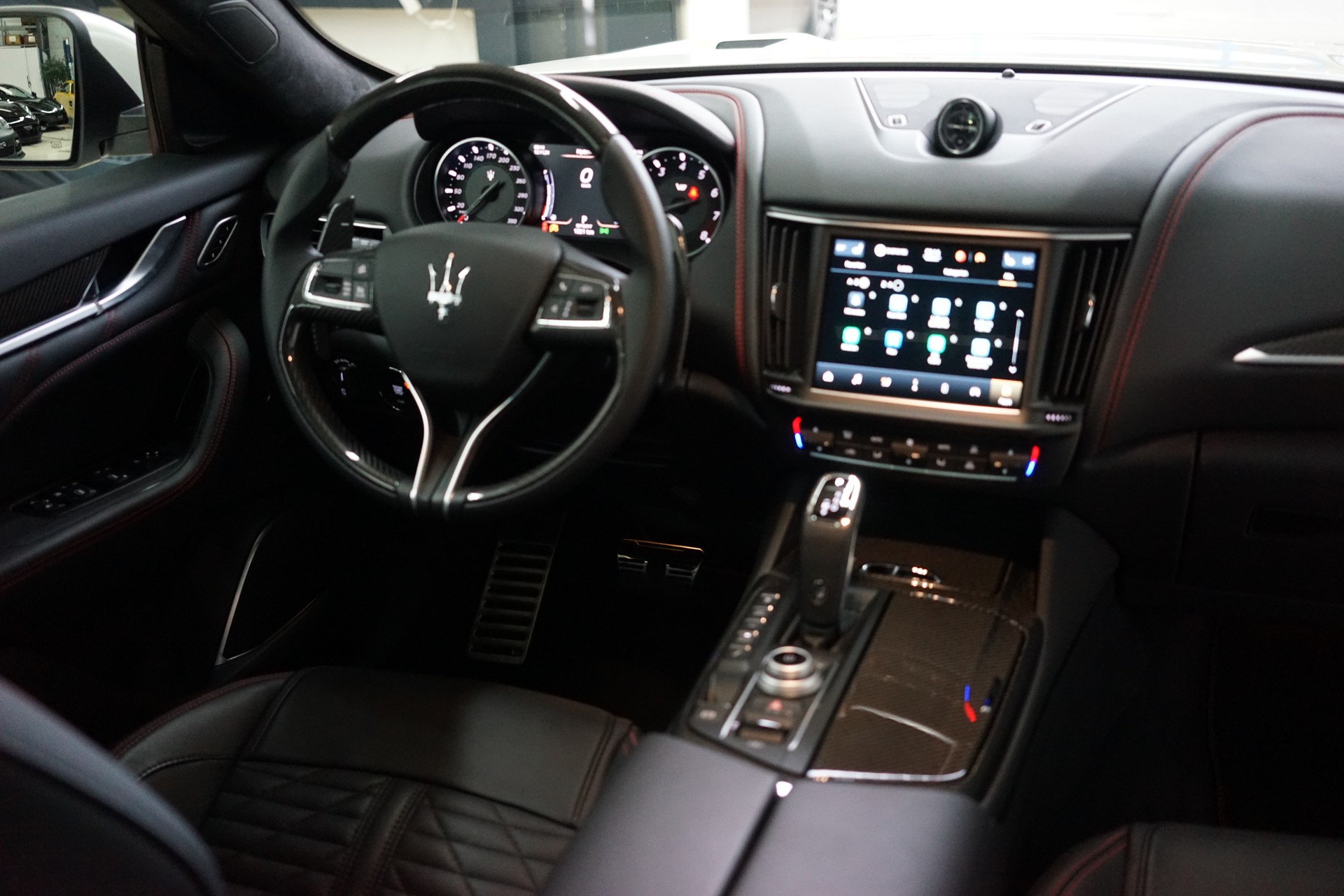 MASERATI Levante 3.8 V8 Trofeo Q4 Automatica-image-26