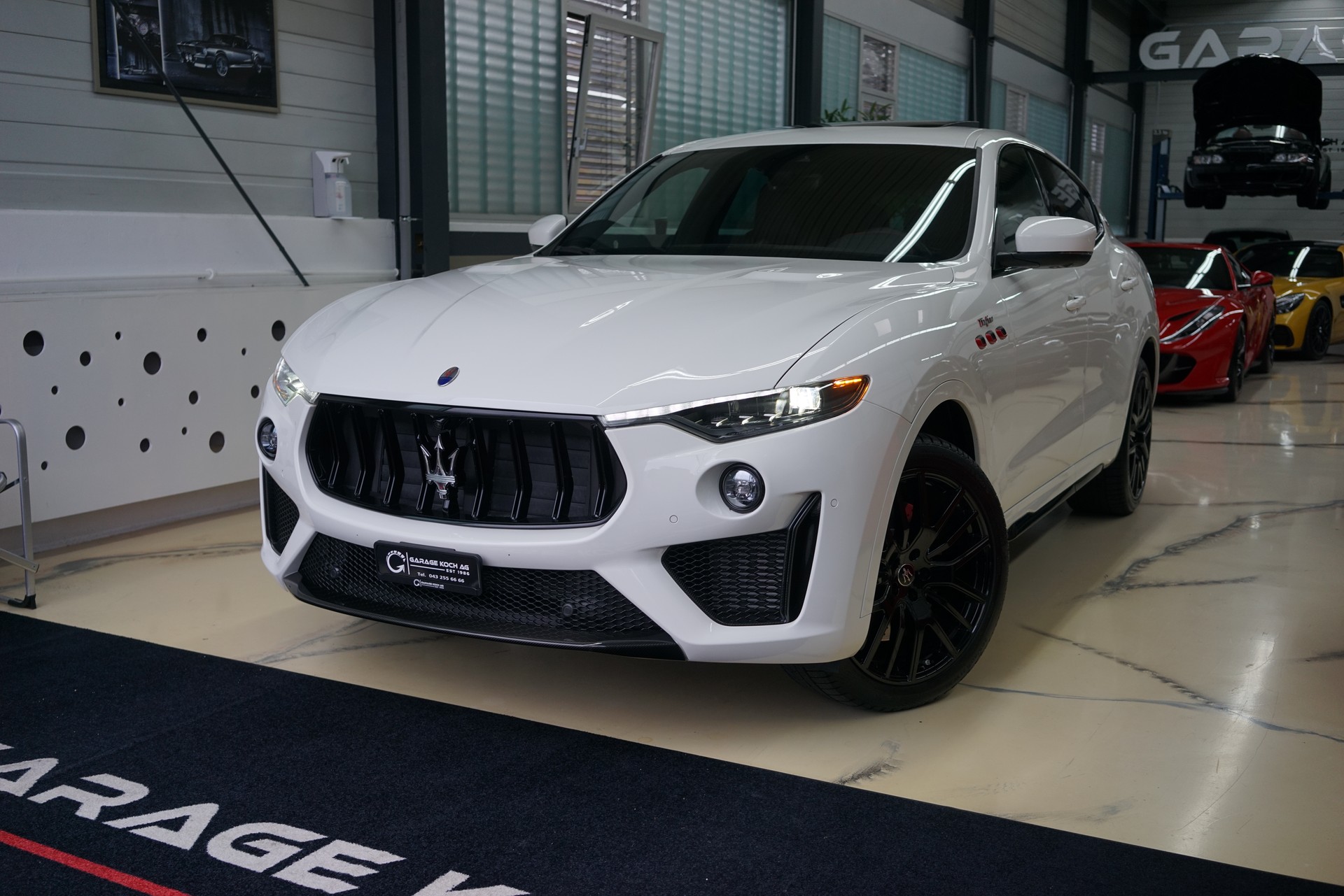 MASERATI Levante 3.8 V8 Trofeo Q4 Automatica-image-0
