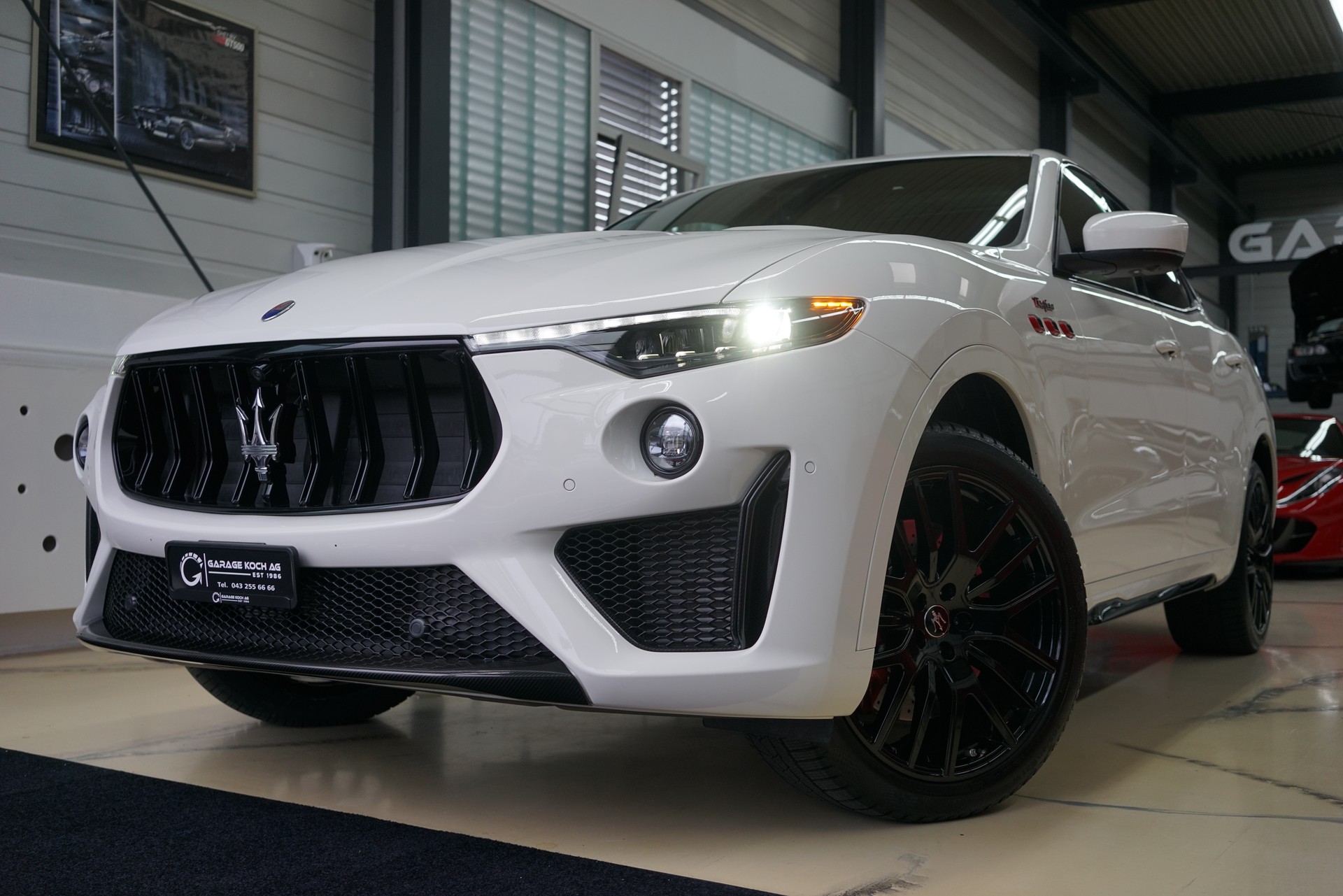 MASERATI Levante 3.8 V8 Trofeo Q4 Automatica-image-1