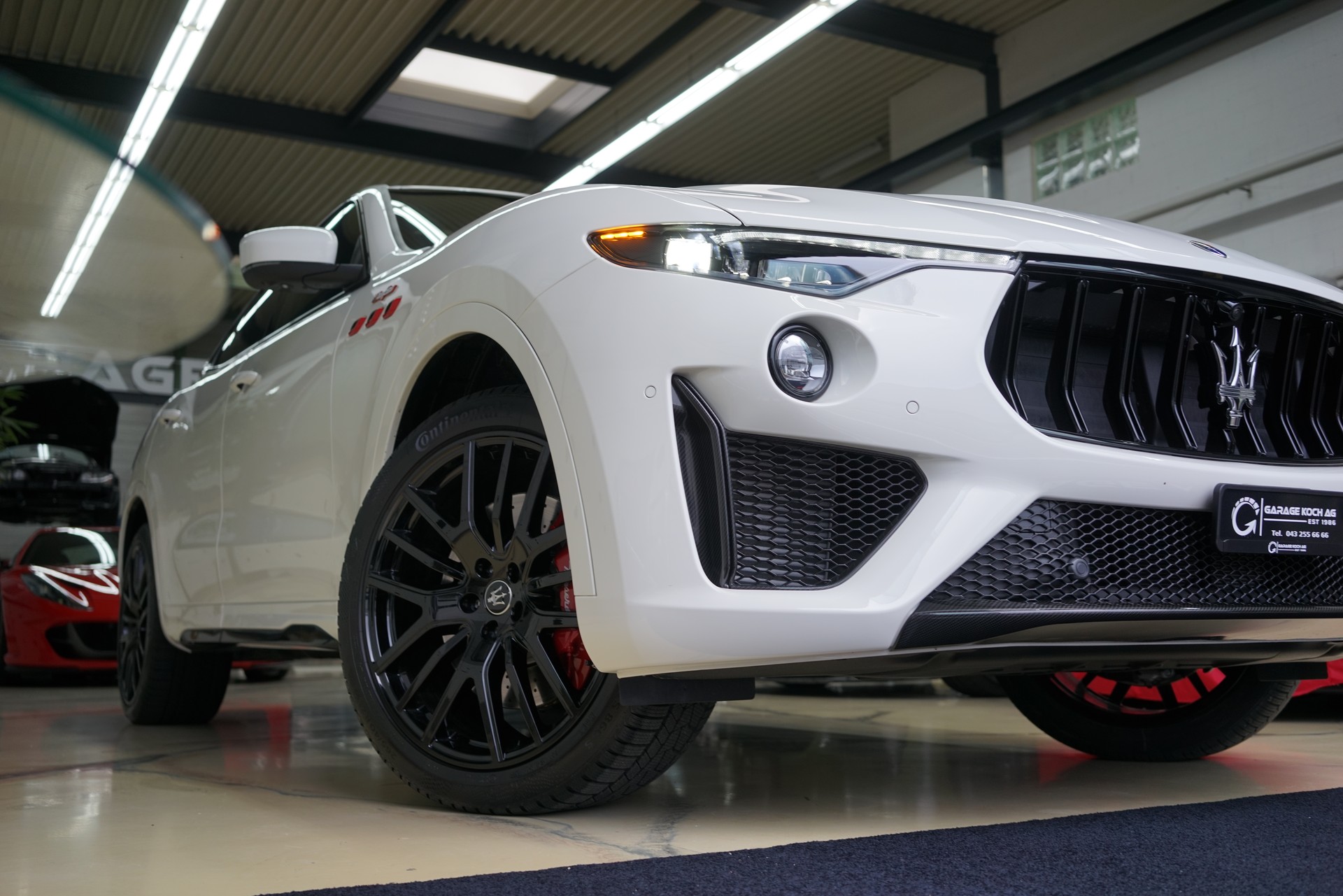 MASERATI Levante 3.8 V8 Trofeo Q4 Automatica-image-12