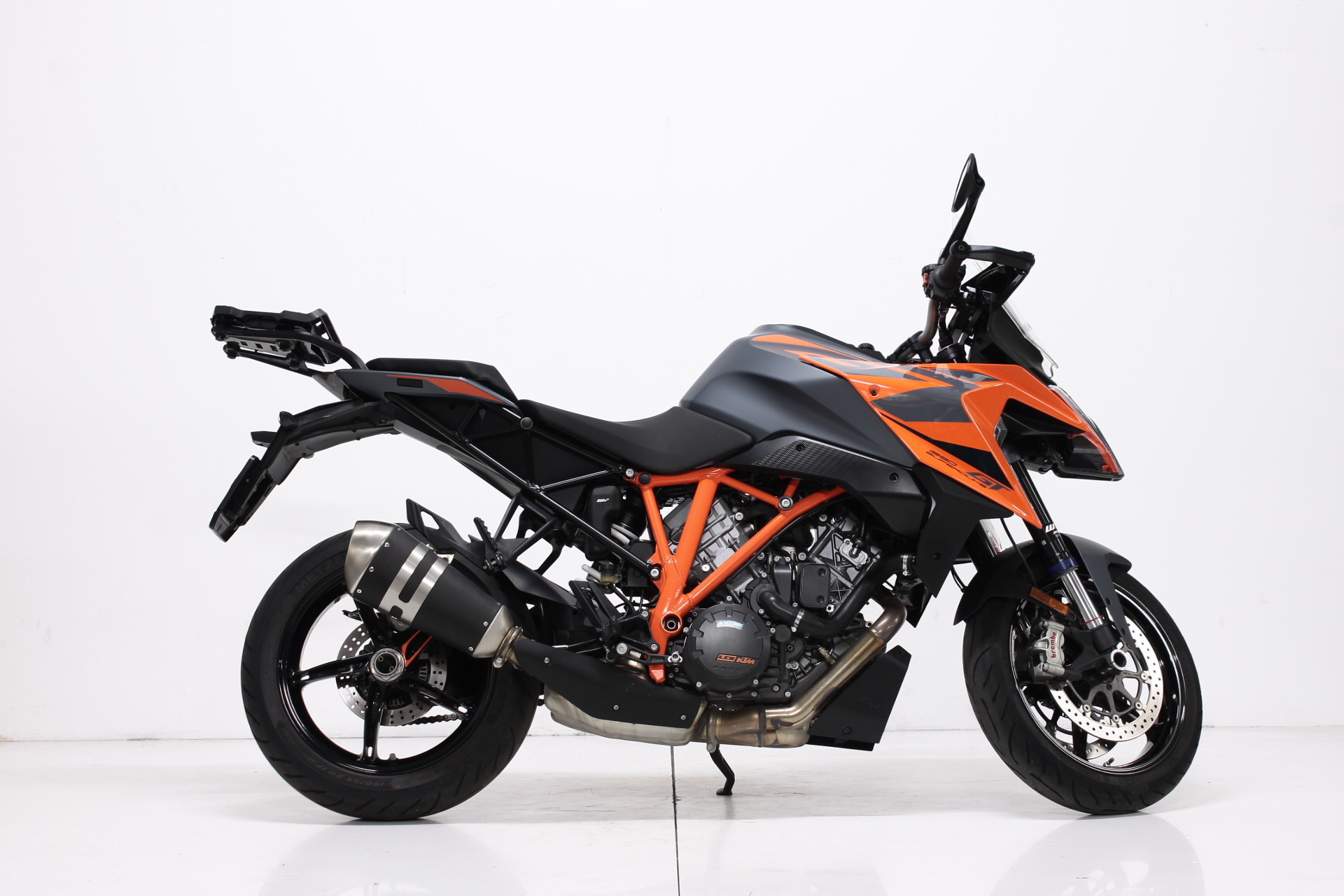 KTM 1290 Super Duke GT-showroom-element-1