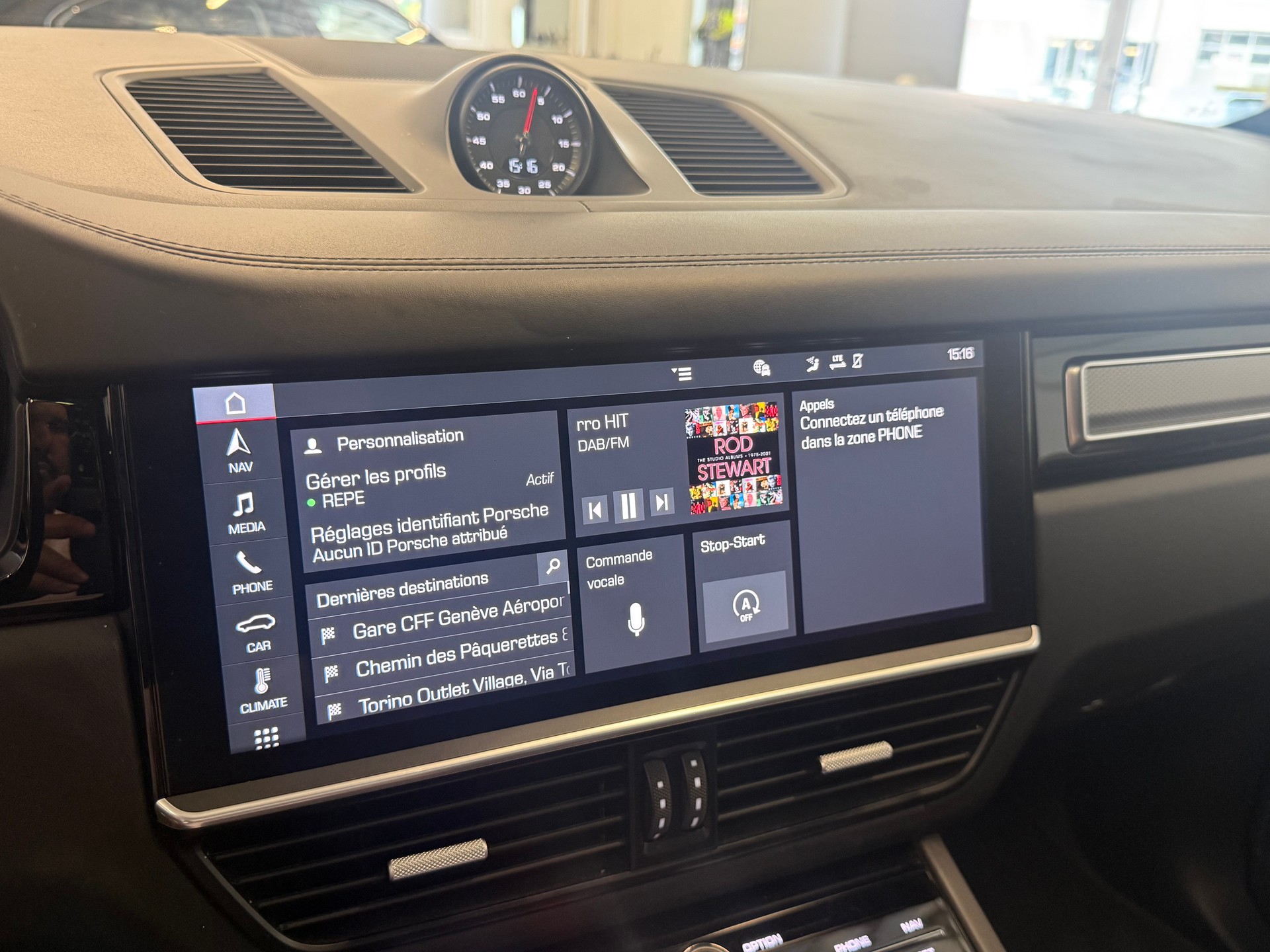 PORSCHE Cayenne Turbo-image-18