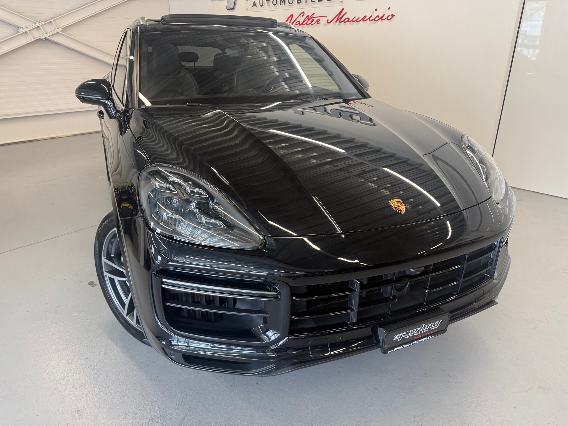 PORSCHE Cayenne Turbo-image-3