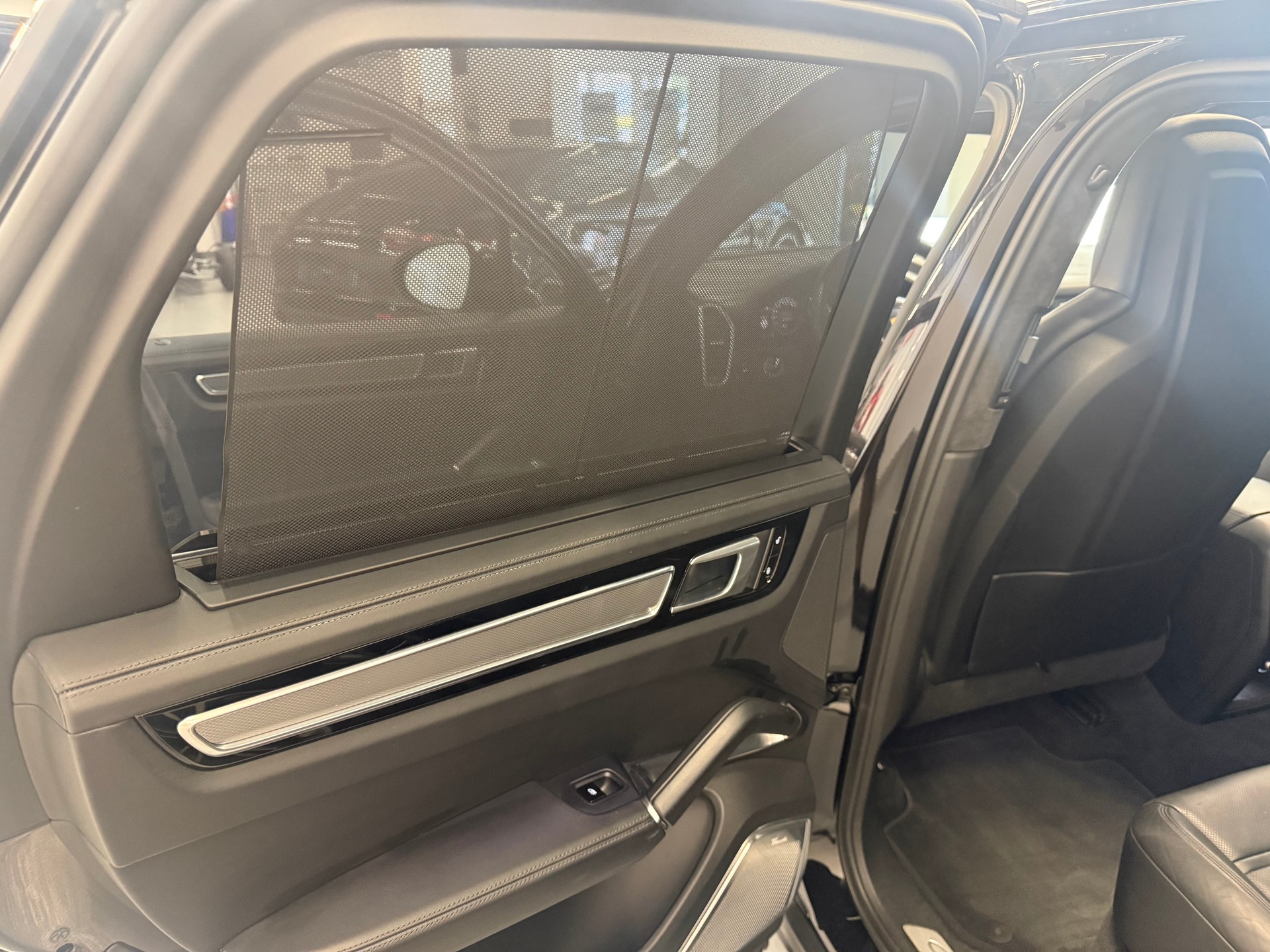 PORSCHE Cayenne Turbo-image-17