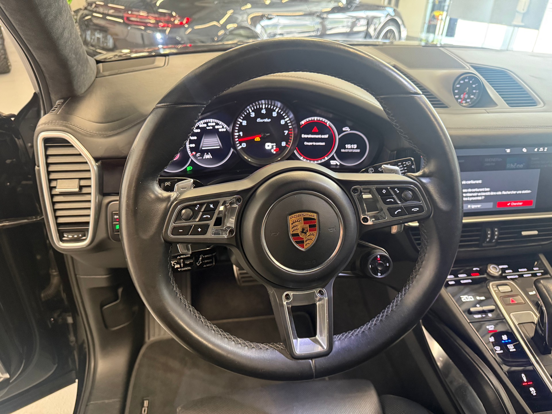 PORSCHE Cayenne Turbo-image-16