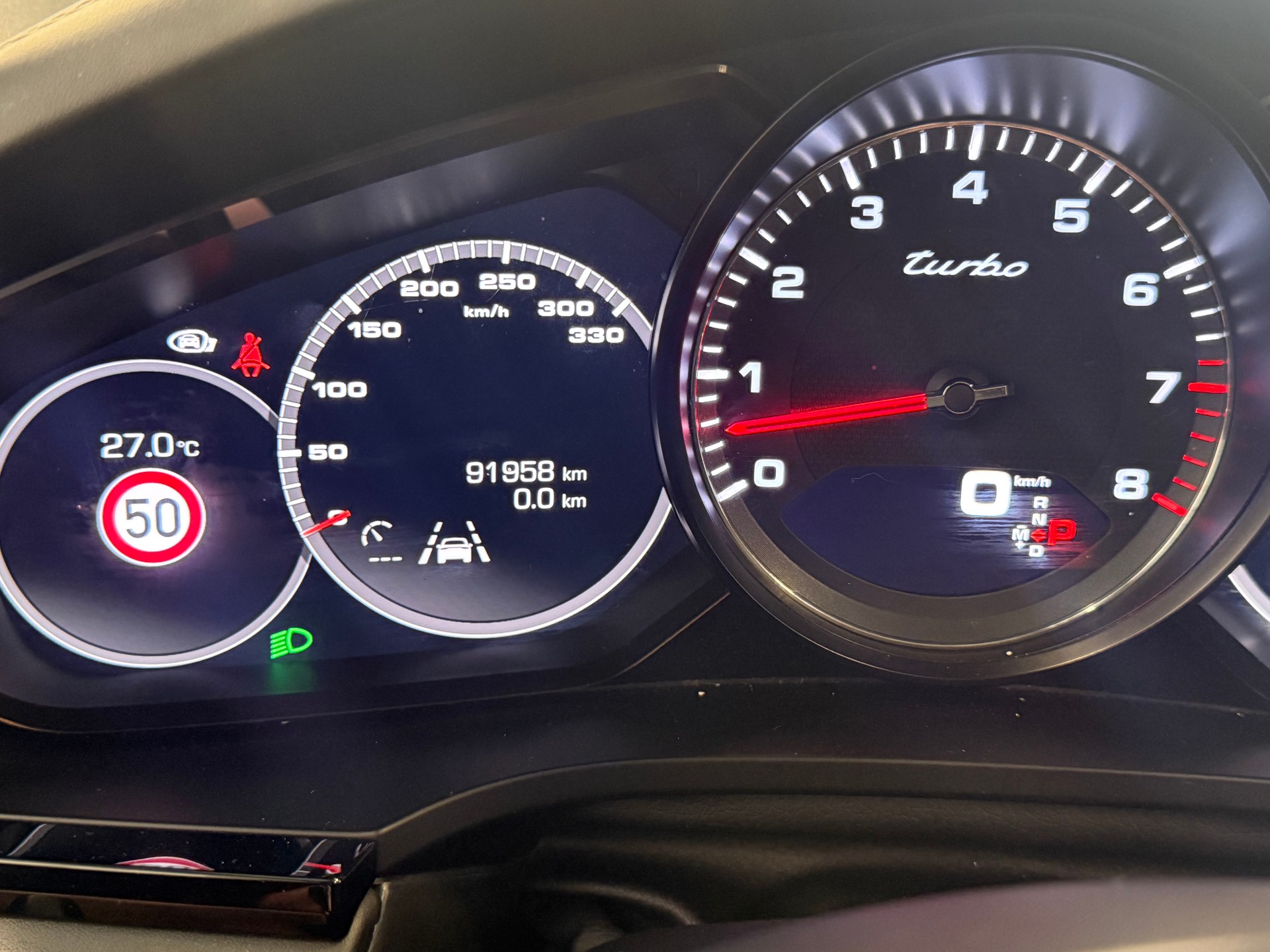 PORSCHE Cayenne Turbo-image-21