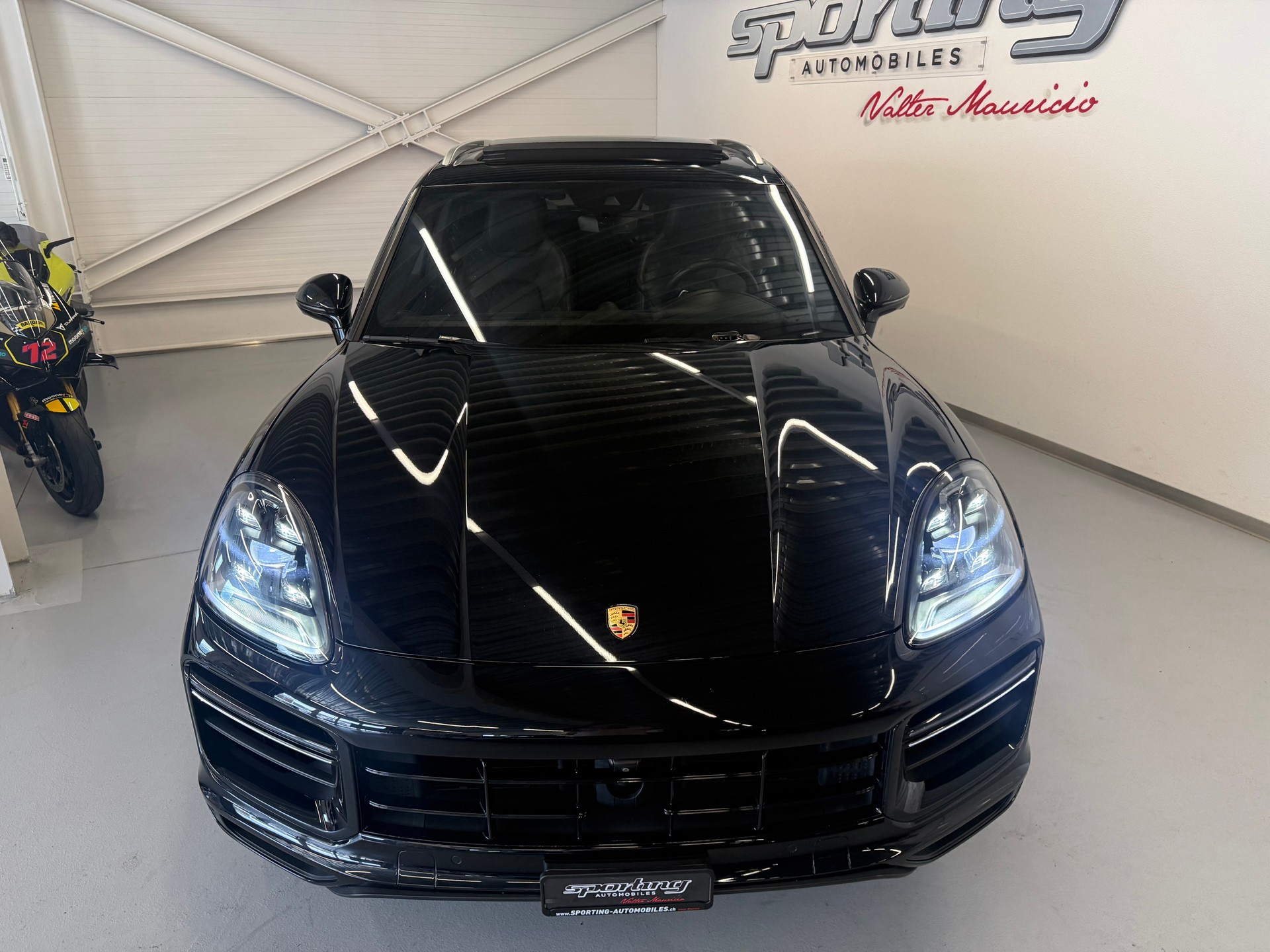PORSCHE Cayenne Turbo-image-4