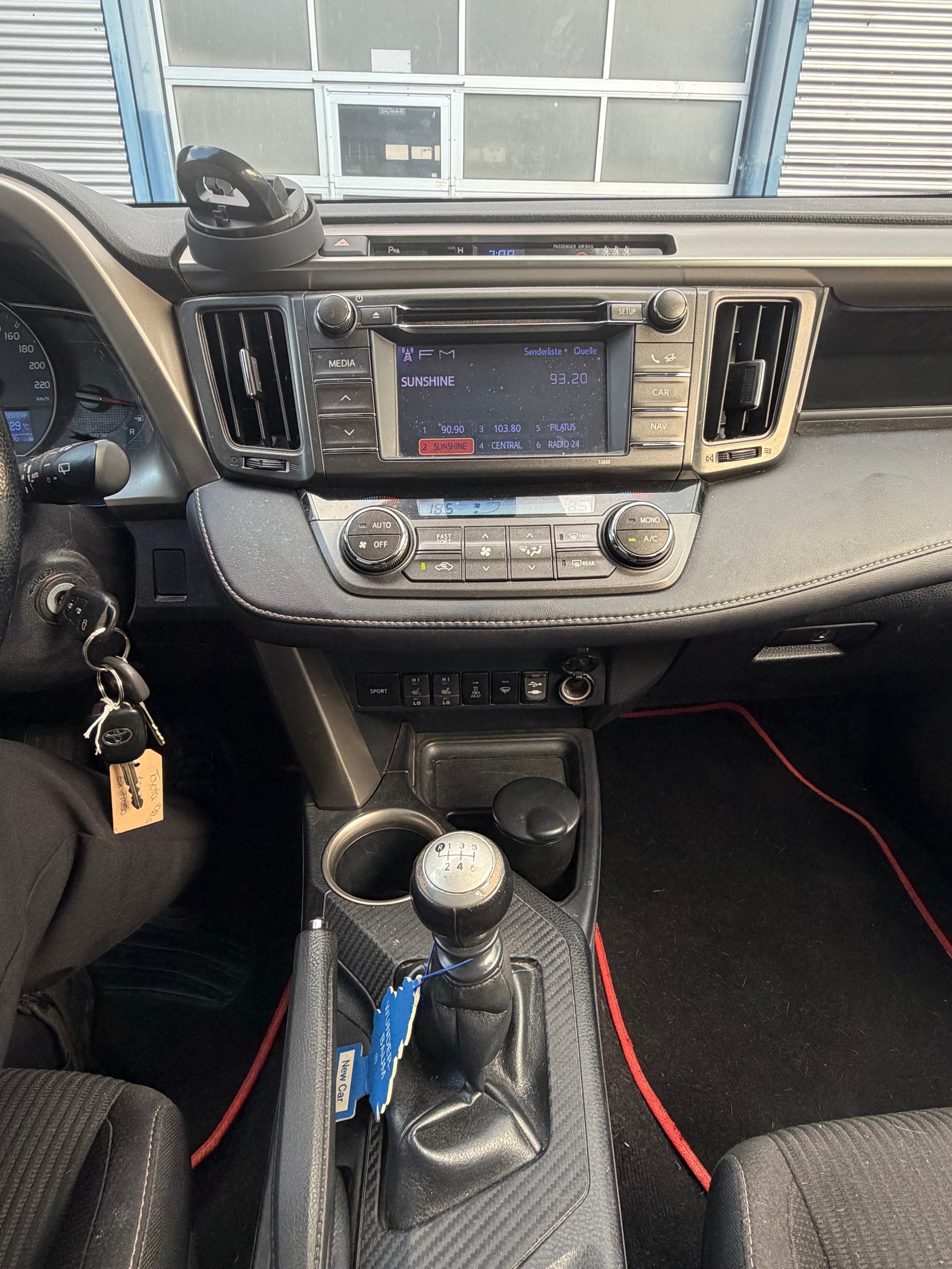 TOYOTA RAV-4 2.2D-4D Sol-image-12