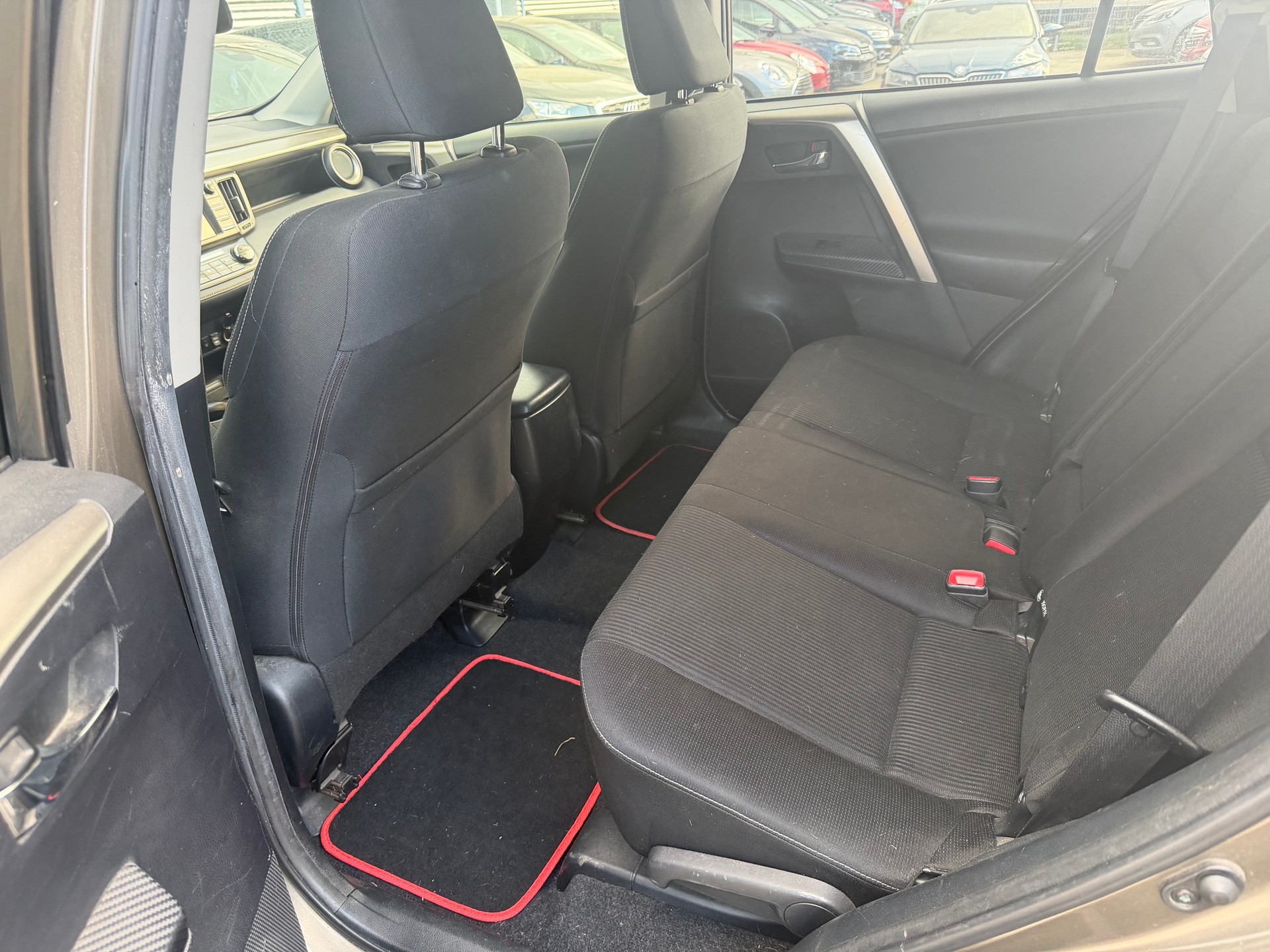 TOYOTA RAV-4 2.2D-4D Sol-image-9
