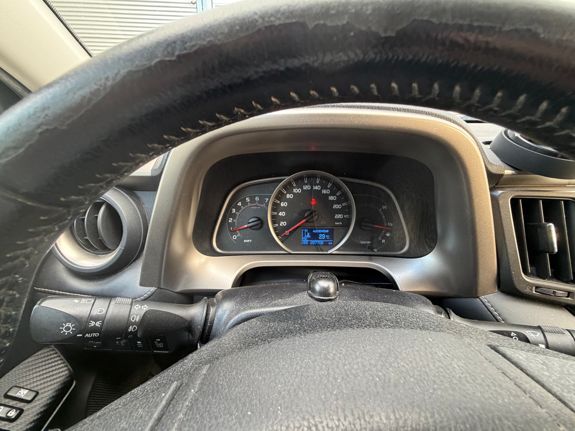 TOYOTA RAV-4 2.2D-4D Sol-image-11