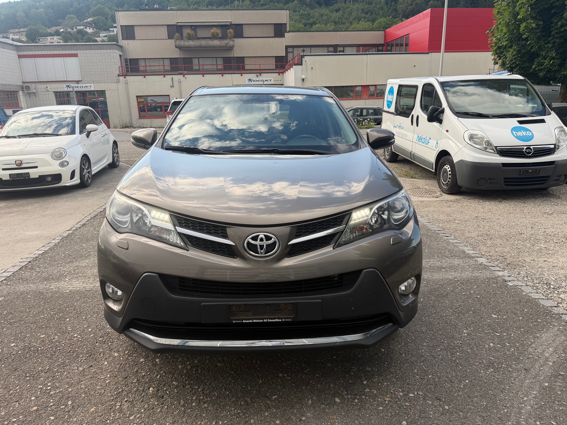 TOYOTA RAV-4 2.2D-4D Sol-image-2