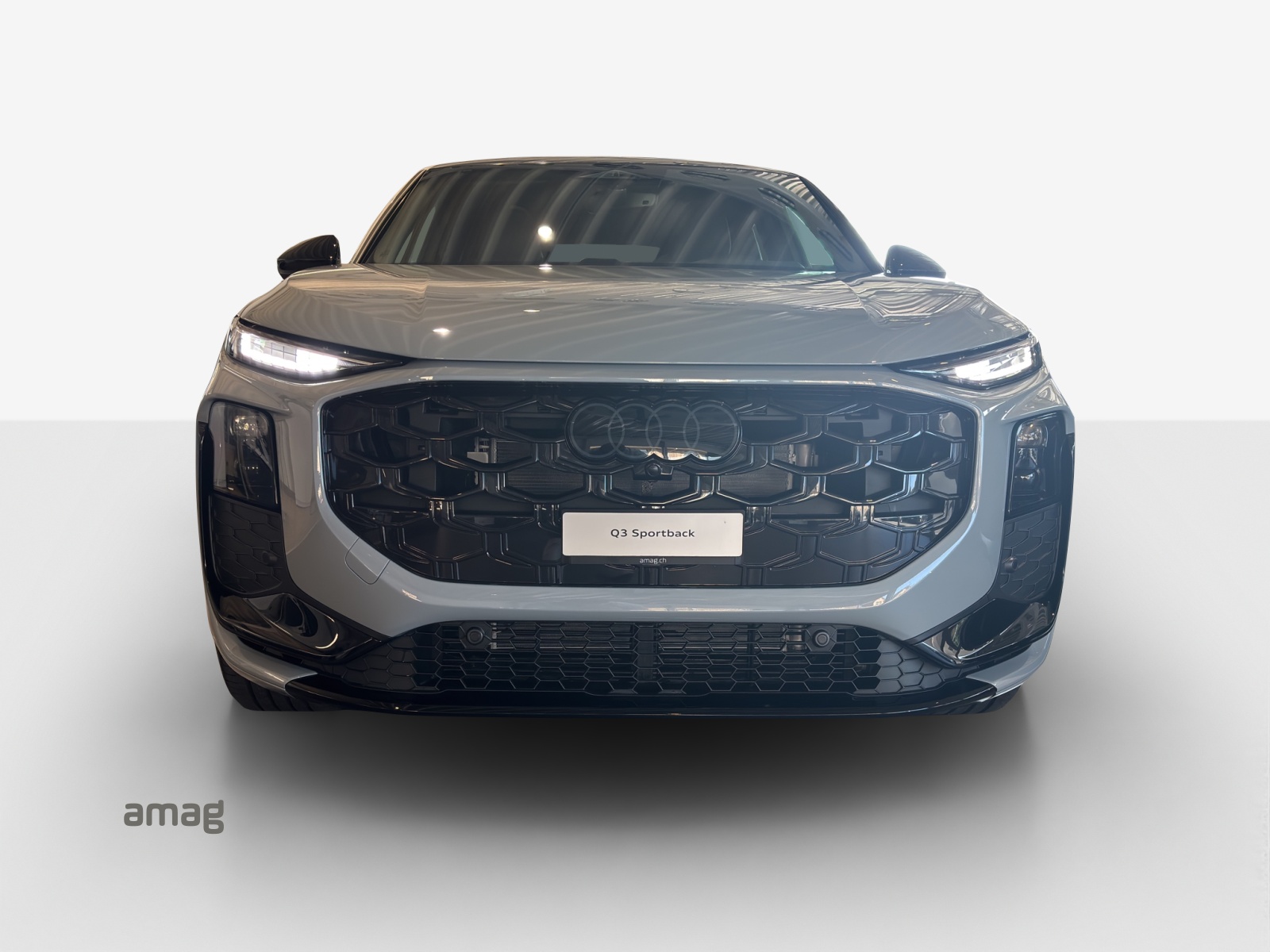AUDI Q3 Sportback TFSI quattro 195 kW S tronic-image-6